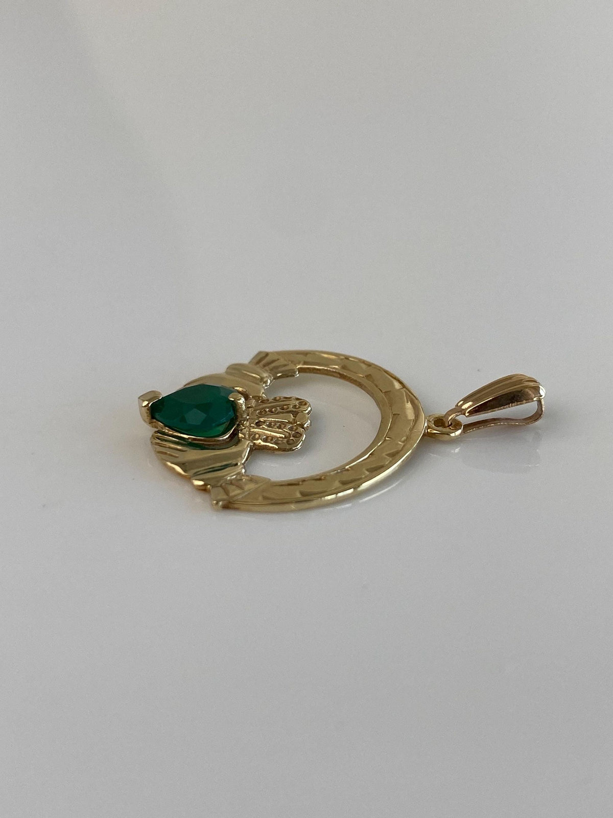Vintage Solid 14k Yellow Gold Green Chalcedony Heart Claddaugh Charm