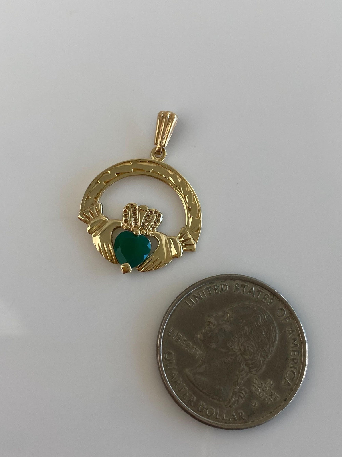 Vintage Solid 14k Yellow Gold Green Chalcedony Heart Claddaugh Charm