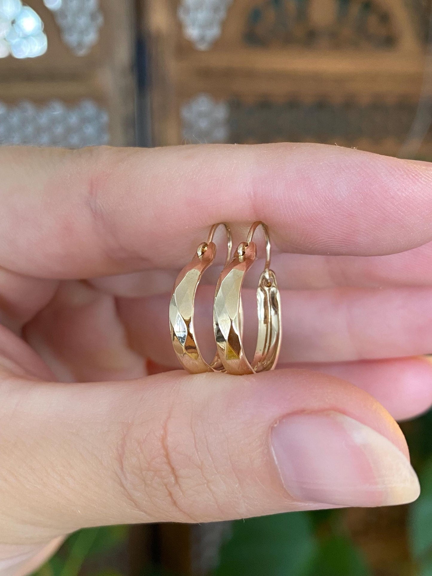 Vintage Solid 14k Yellow Gold Faceted Hoop Earrings
