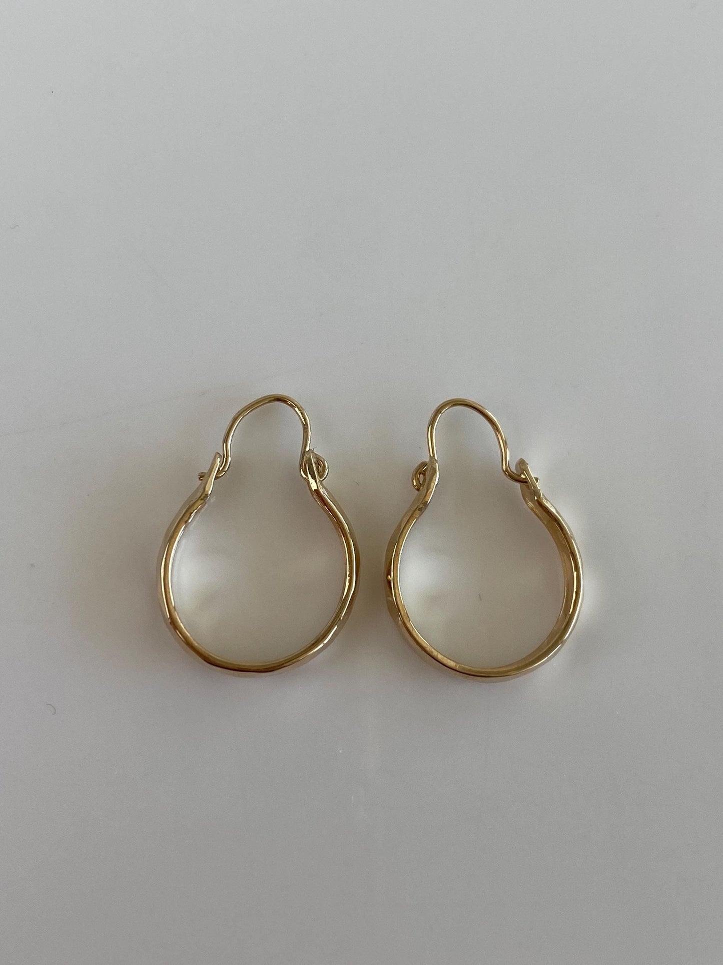 Vintage Solid 14k Yellow Gold Faceted Hoop Earrings