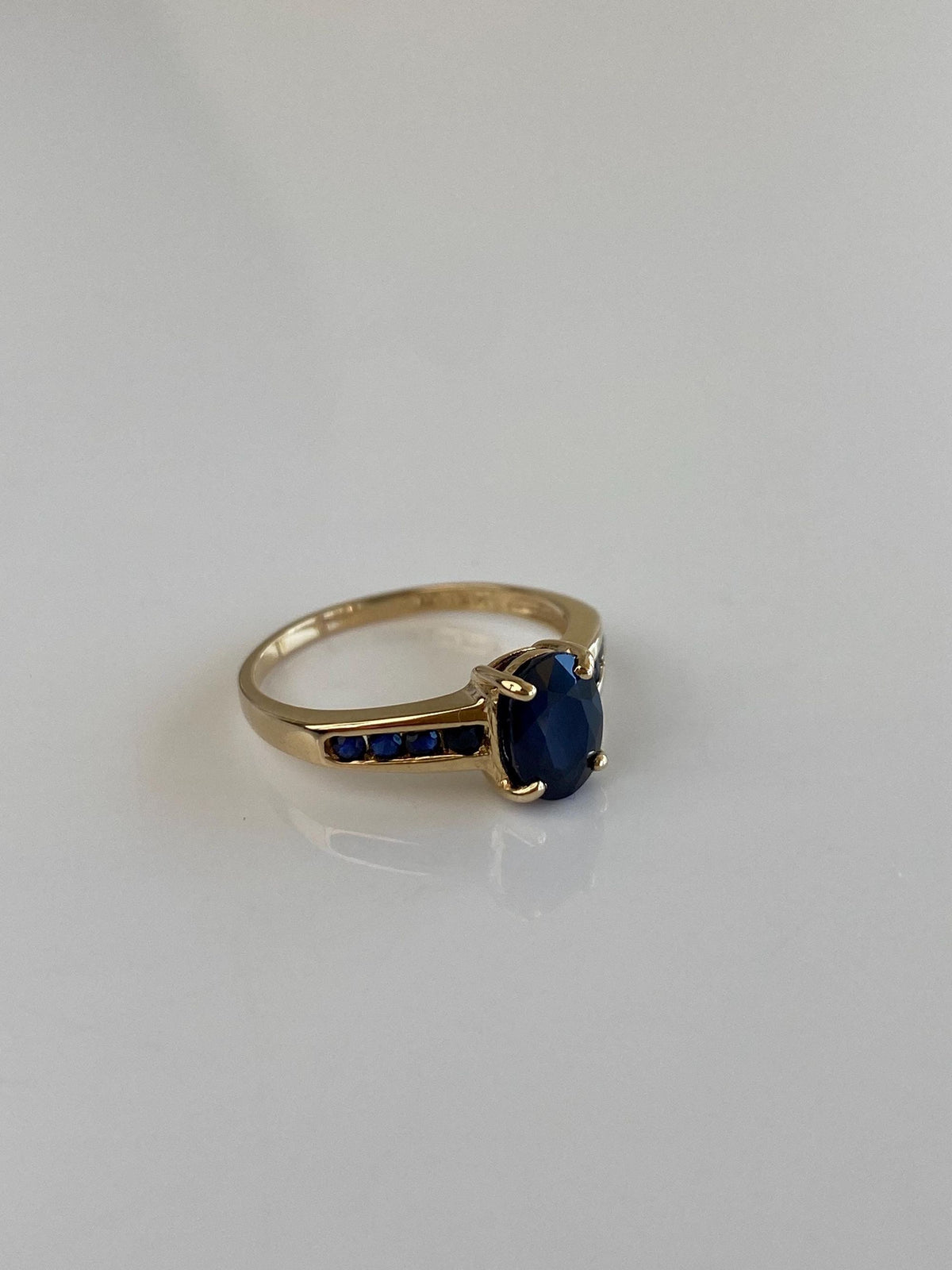 Solid 14k Yellow Gold Blue Sapphires Ring - Size 4.5