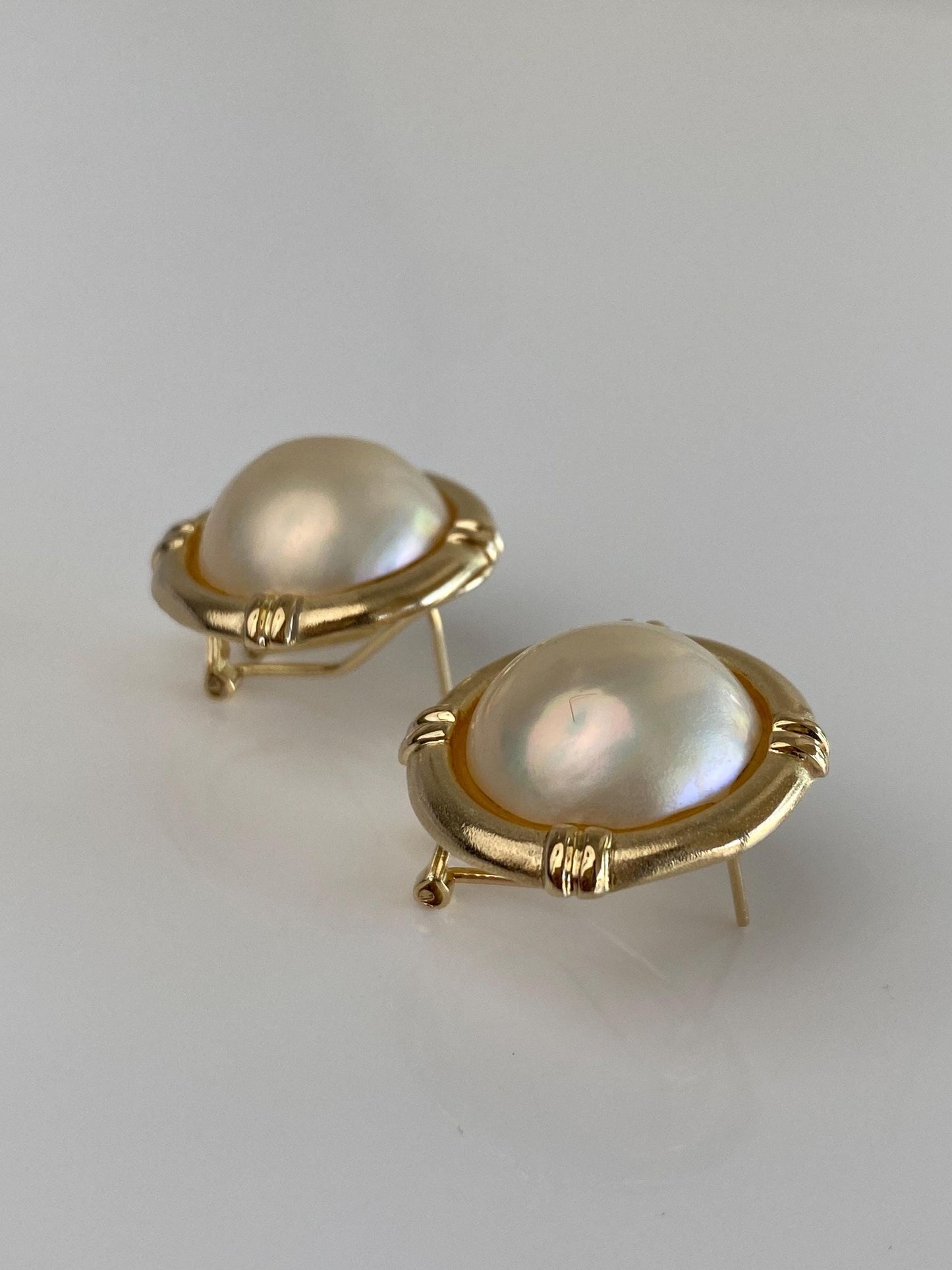 Vintage Solid 14k Yellow Gold Large Pearl Stud Earrings
