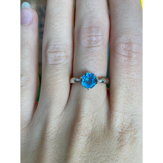 Vintage Solid 10k White Gold Topaz Ring - Size 6.5
