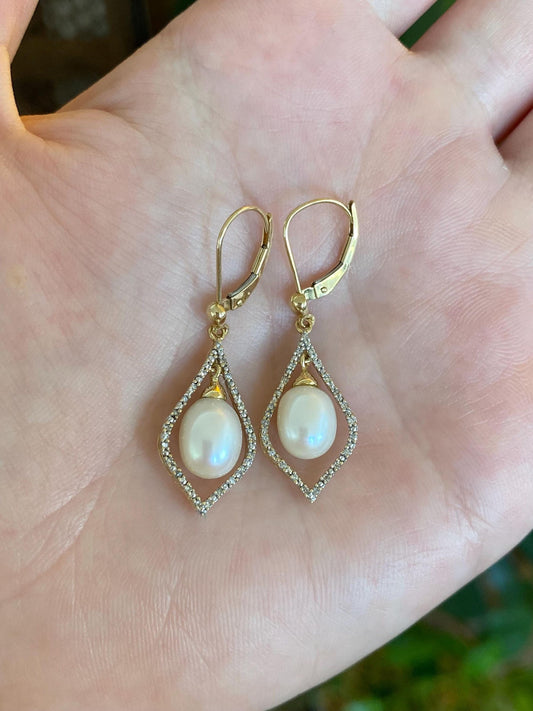 Vintage Solid 14k Yellow Gold Diamonds Pearl Dangle Earrings