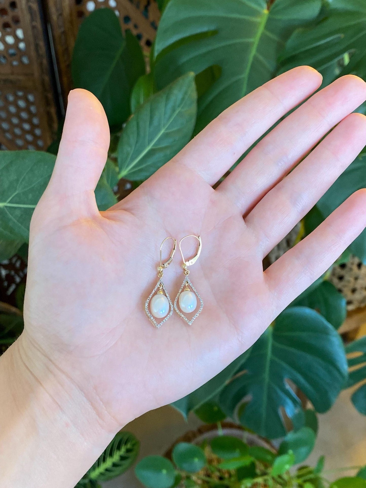 Vintage Solid 14k Yellow Gold Diamonds Pearl Dangle Earrings