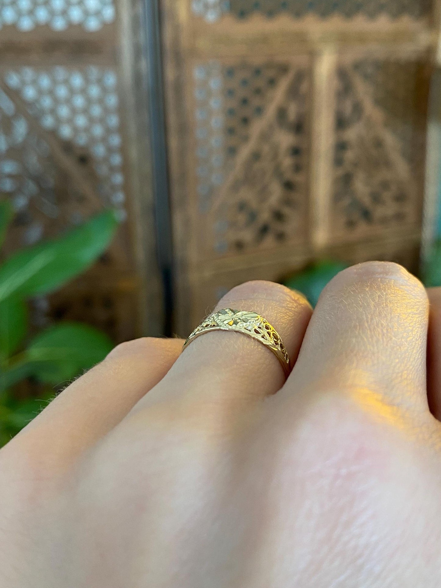 Vintage Solid 10k Yellow Gold Diamond Cut Filigree Heart Ring - Size 4.75