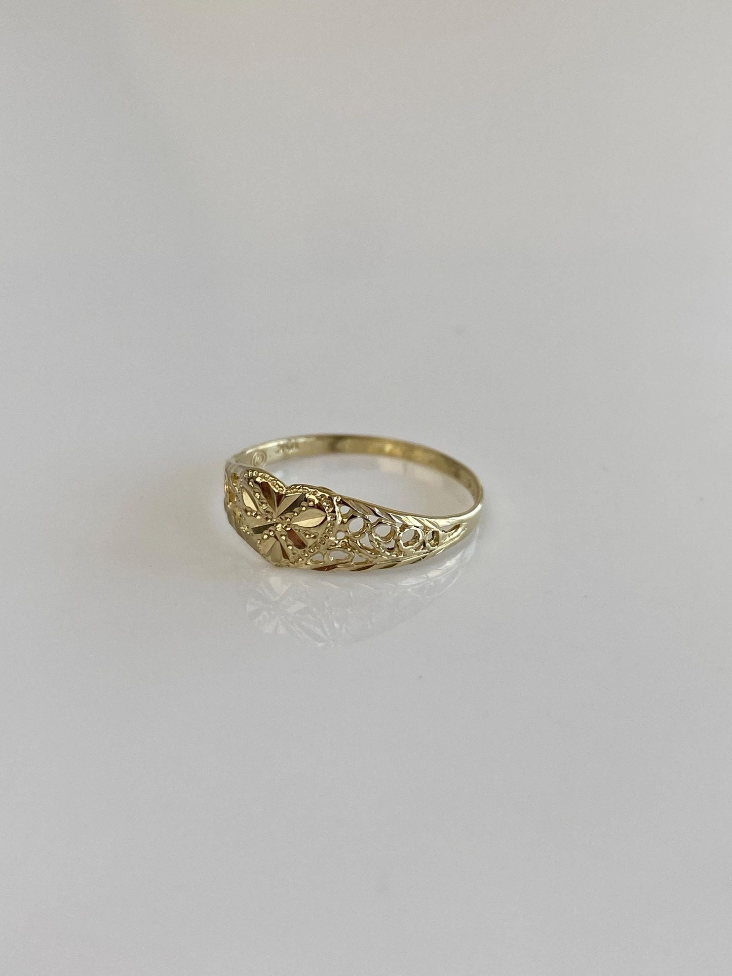 Vintage Solid 10k Yellow Gold Diamond Cut Filigree Heart Ring - Size 4.75