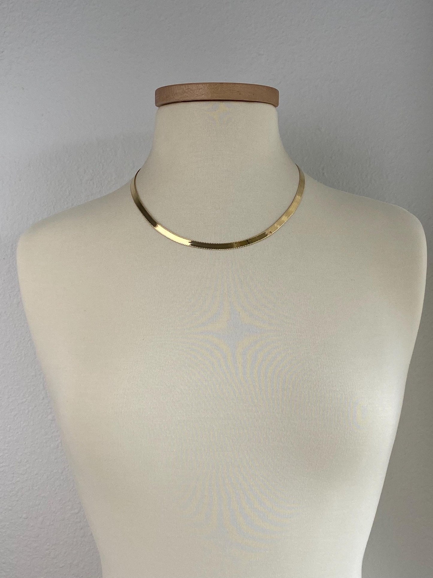 Vintage Solid 14k Yellow Gold Diamond Cut Border Herringbone Chain Necklace - 20 inches