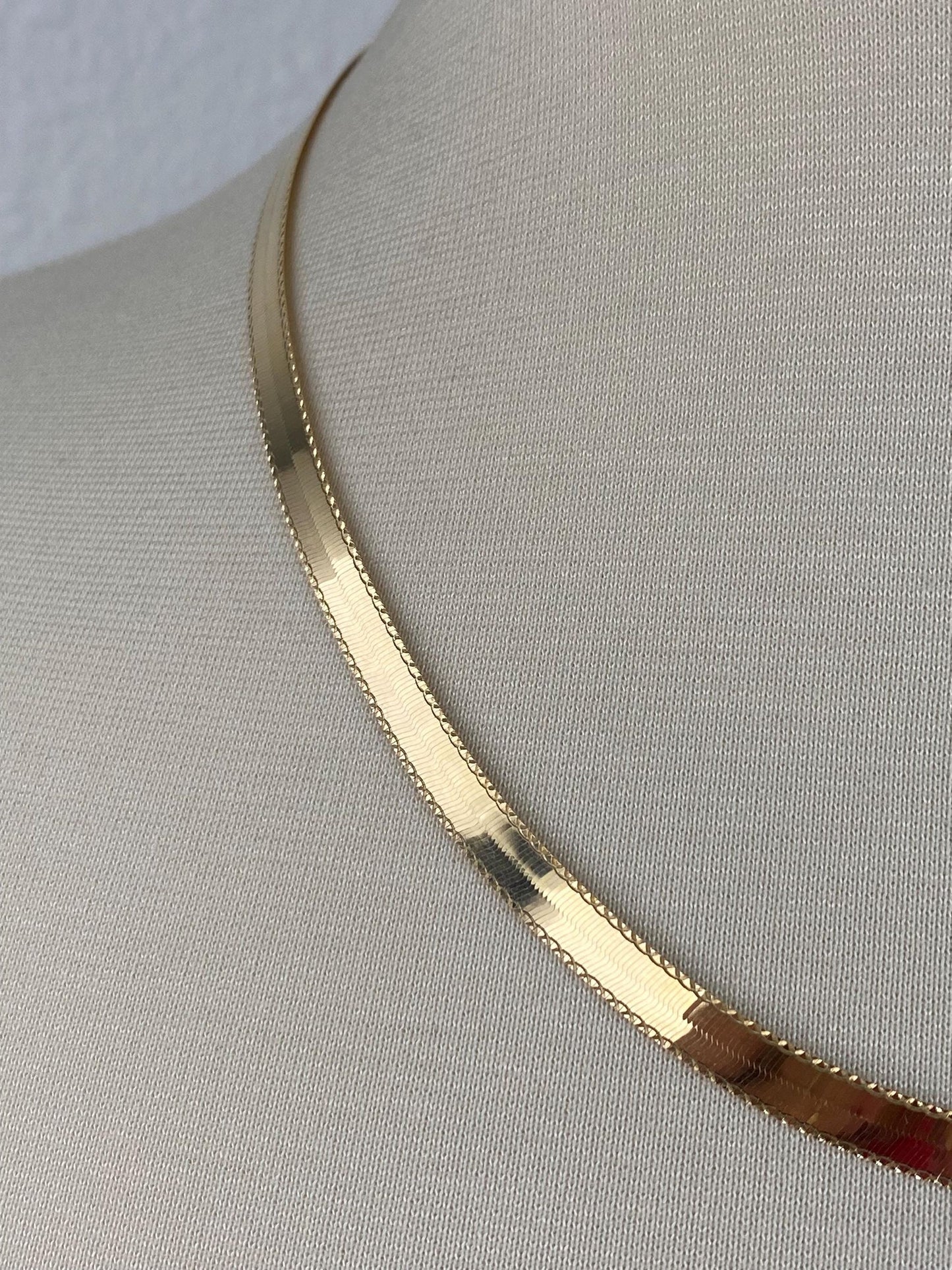 Vintage Solid 14k Yellow Gold Diamond Cut Border Herringbone Chain Necklace - 20 inches