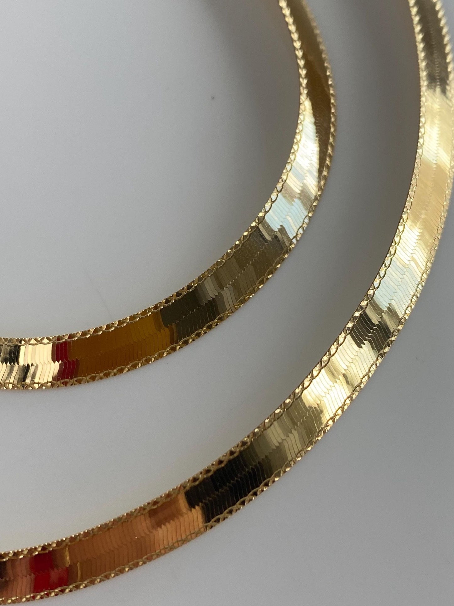 Vintage Solid 14k Yellow Gold Diamond Cut Border Herringbone Chain Necklace - 20 inches
