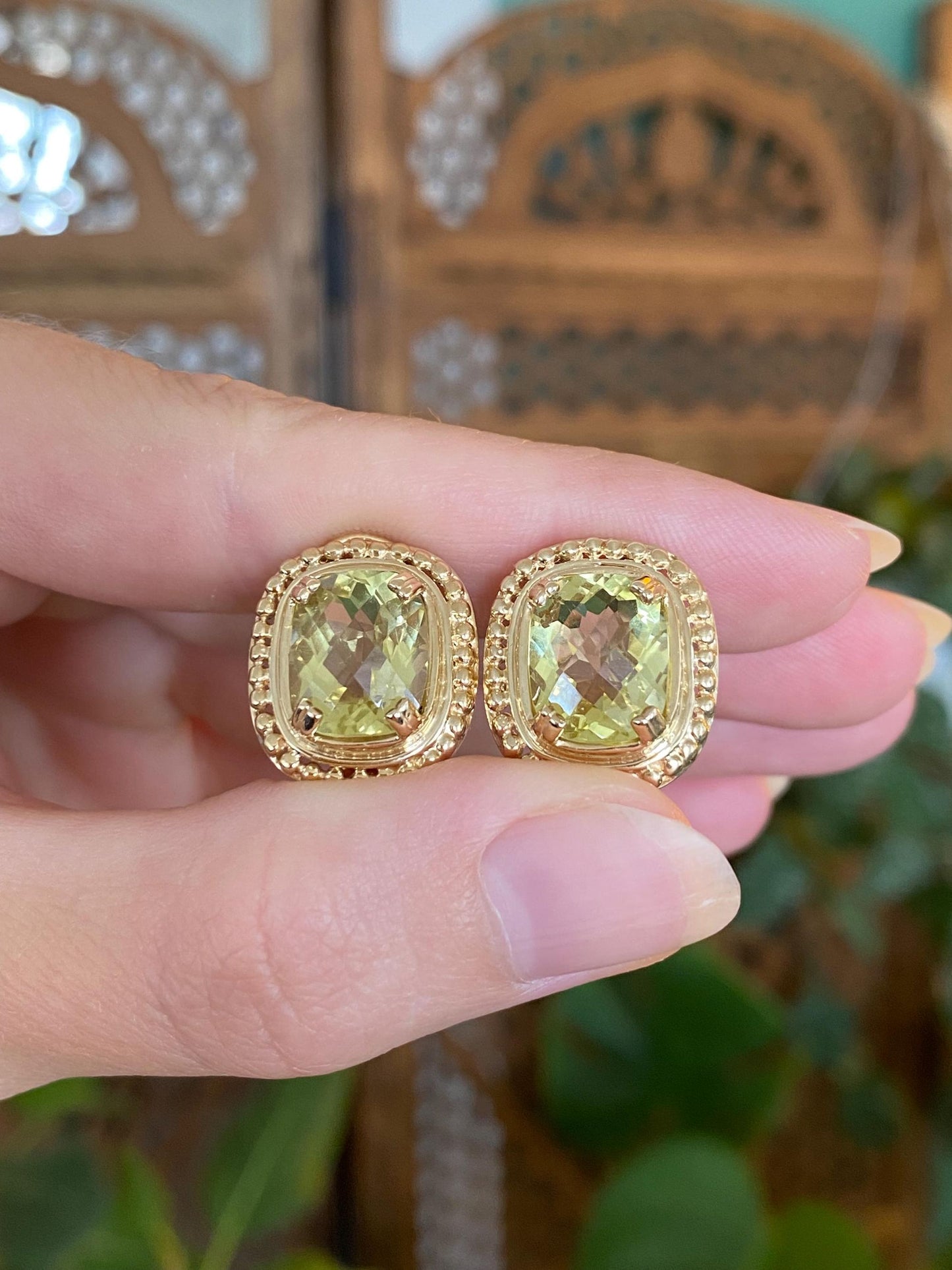 Vintage Solid 14k Yellow Gold Light Green Quartz Drop Earrings