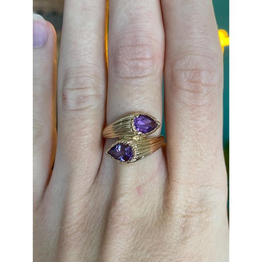 Vintage Solid 14k Yellow Gold Amethyst Lined Bypass Ring - Size 6