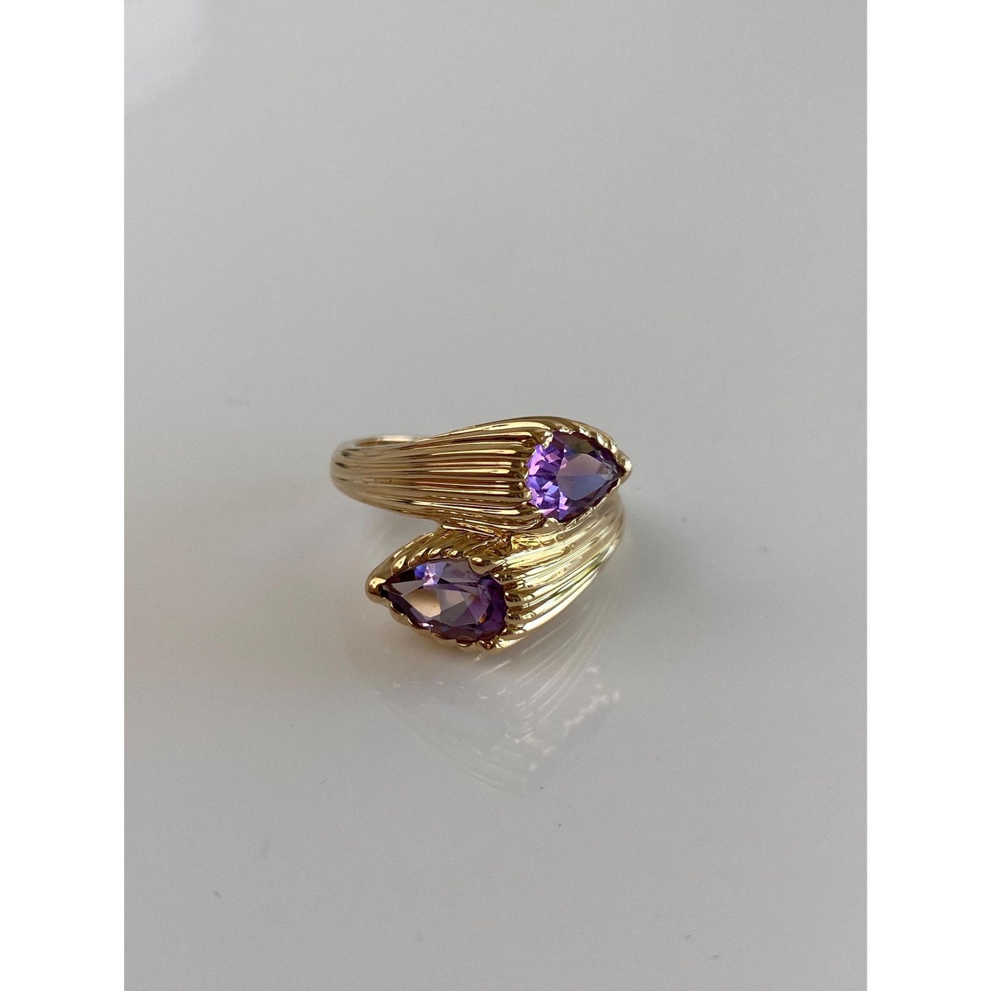 Vintage Solid 14k Yellow Gold Amethyst Lined Bypass Ring - Size 6