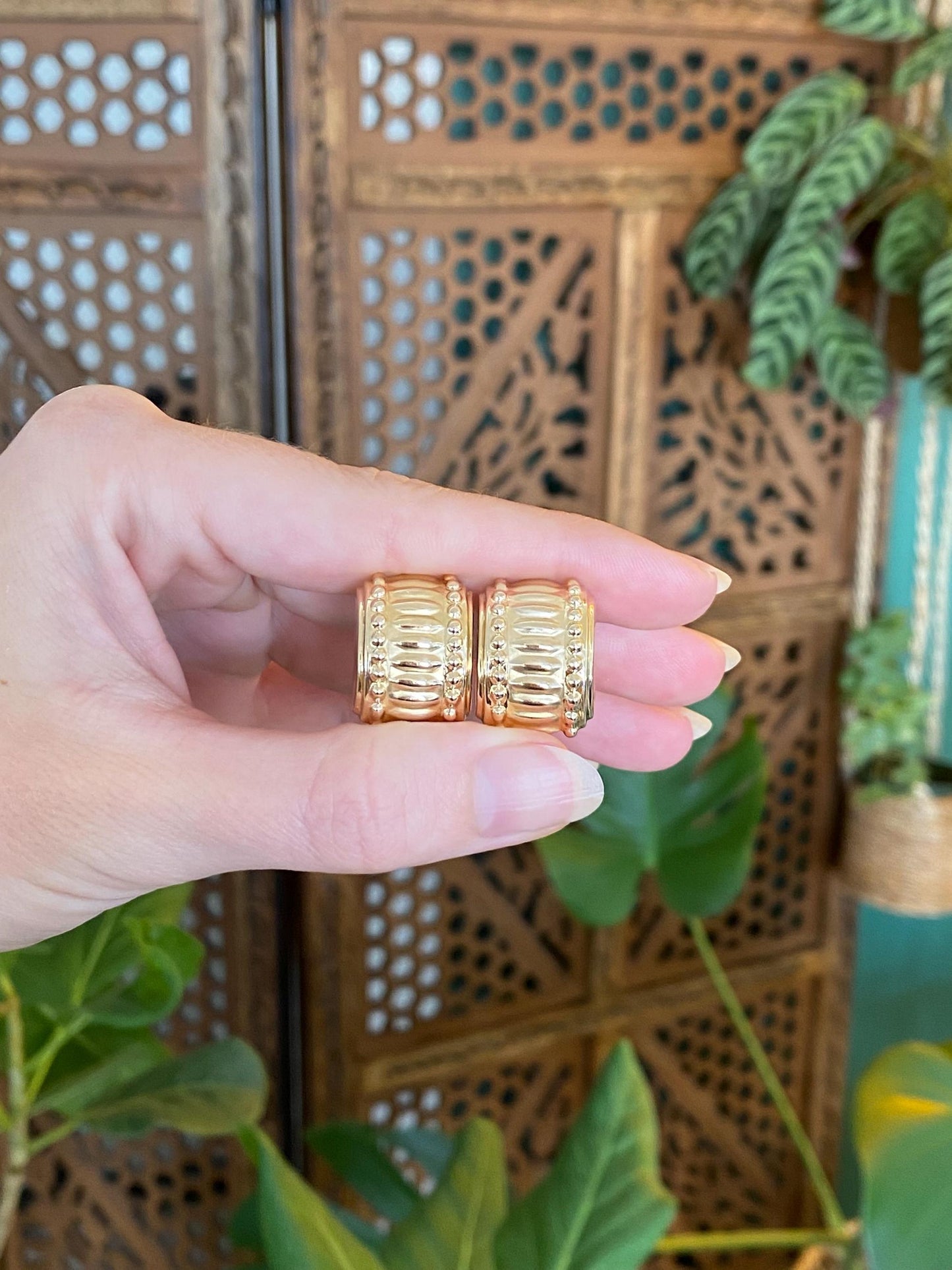Vintage 14k Yellow Gold Design Domed Stud Earrings