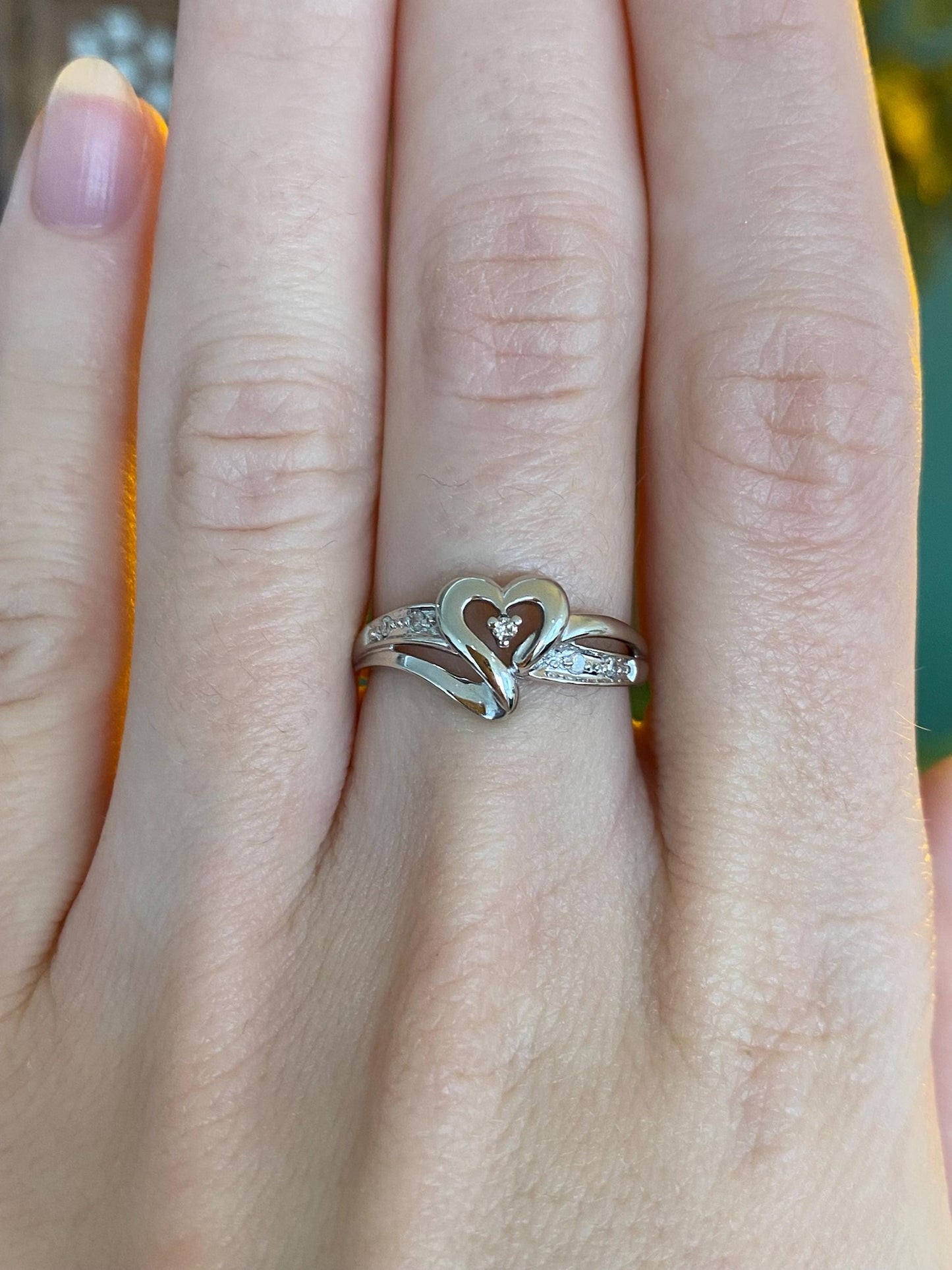 Vintage Solid 10k White Gold Diamond Heart Ring - Size 6.25