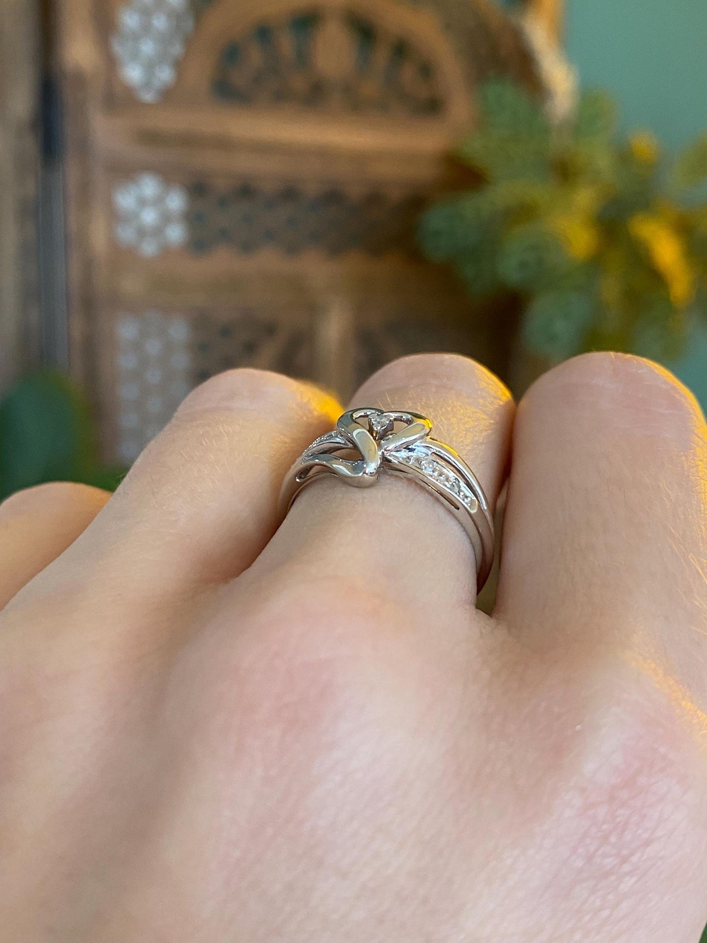 Vintage Solid 10k White Gold Diamond Heart Ring - Size 6.25