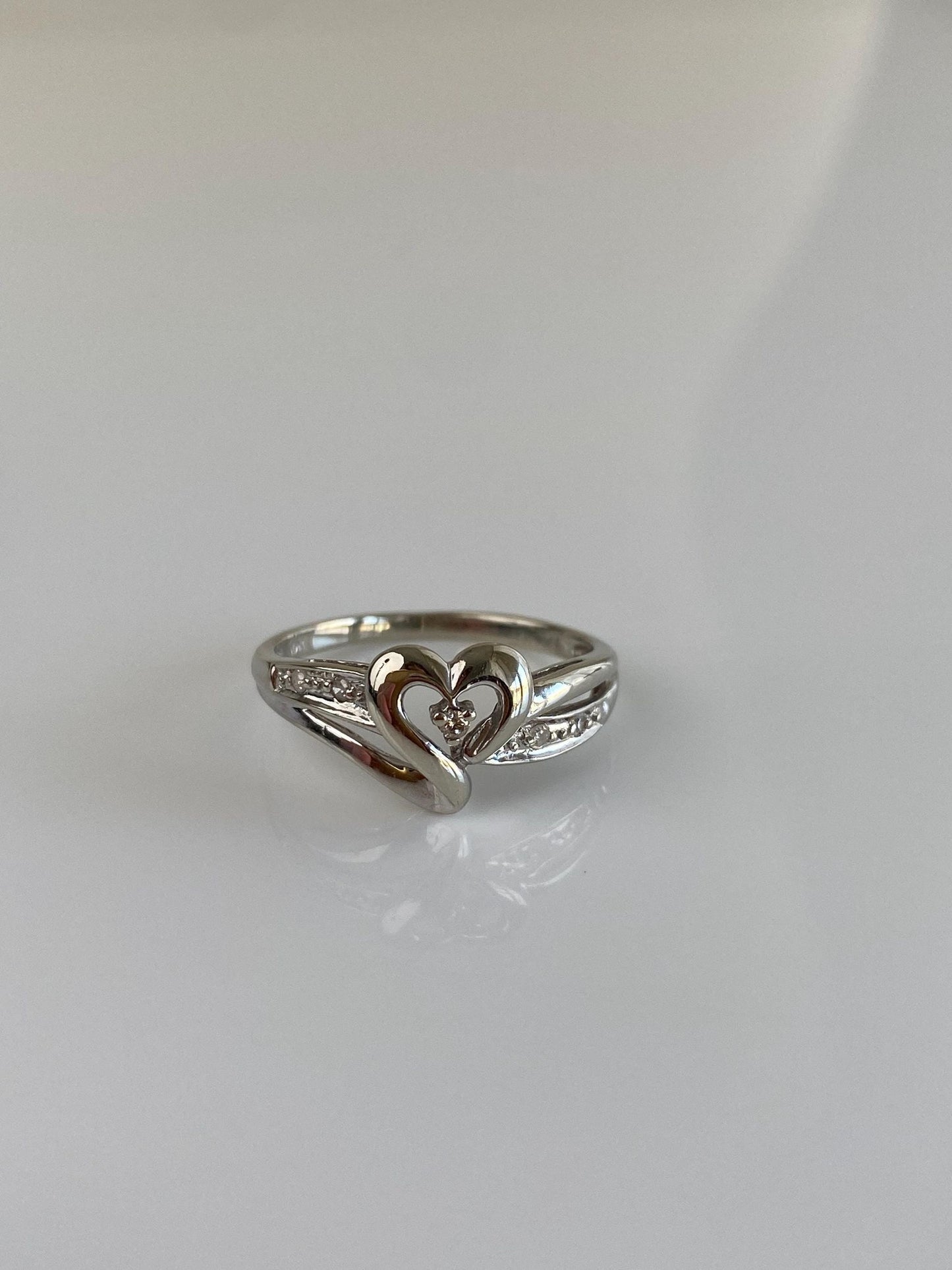 Vintage Solid 10k White Gold Diamond Heart Ring - Size 6.25