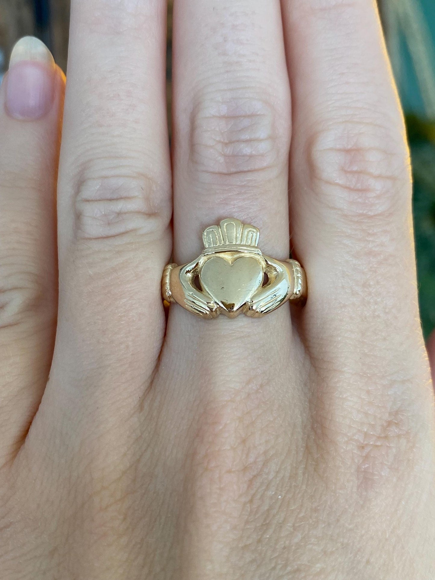 Vintage Solid 14k Yellow Gold Claddaugh Ring - Size 11