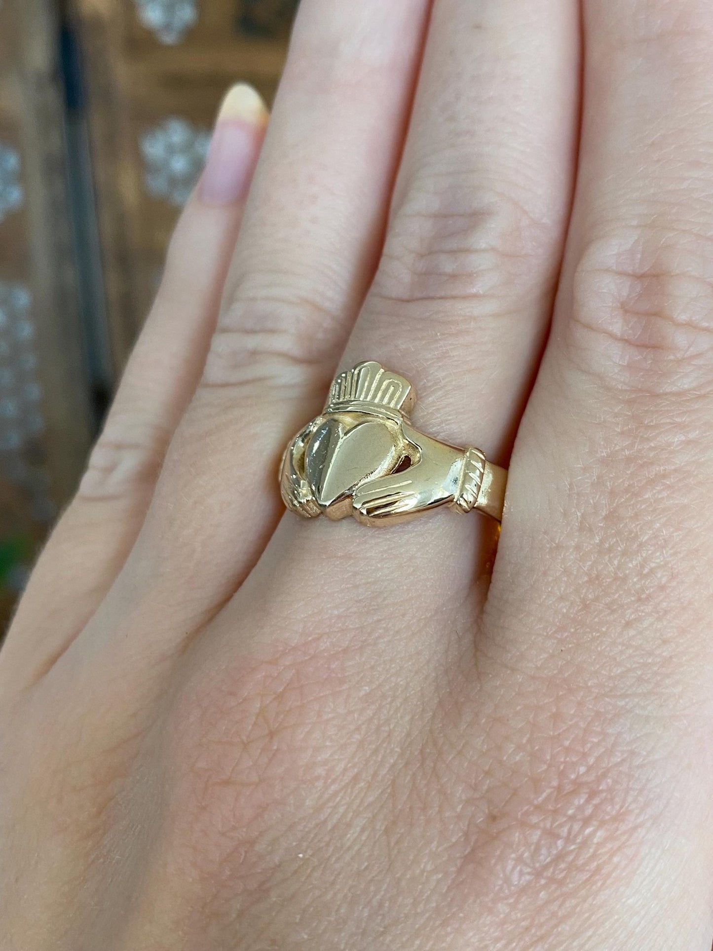Vintage Solid 14k Yellow Gold Claddaugh Ring - Size 11