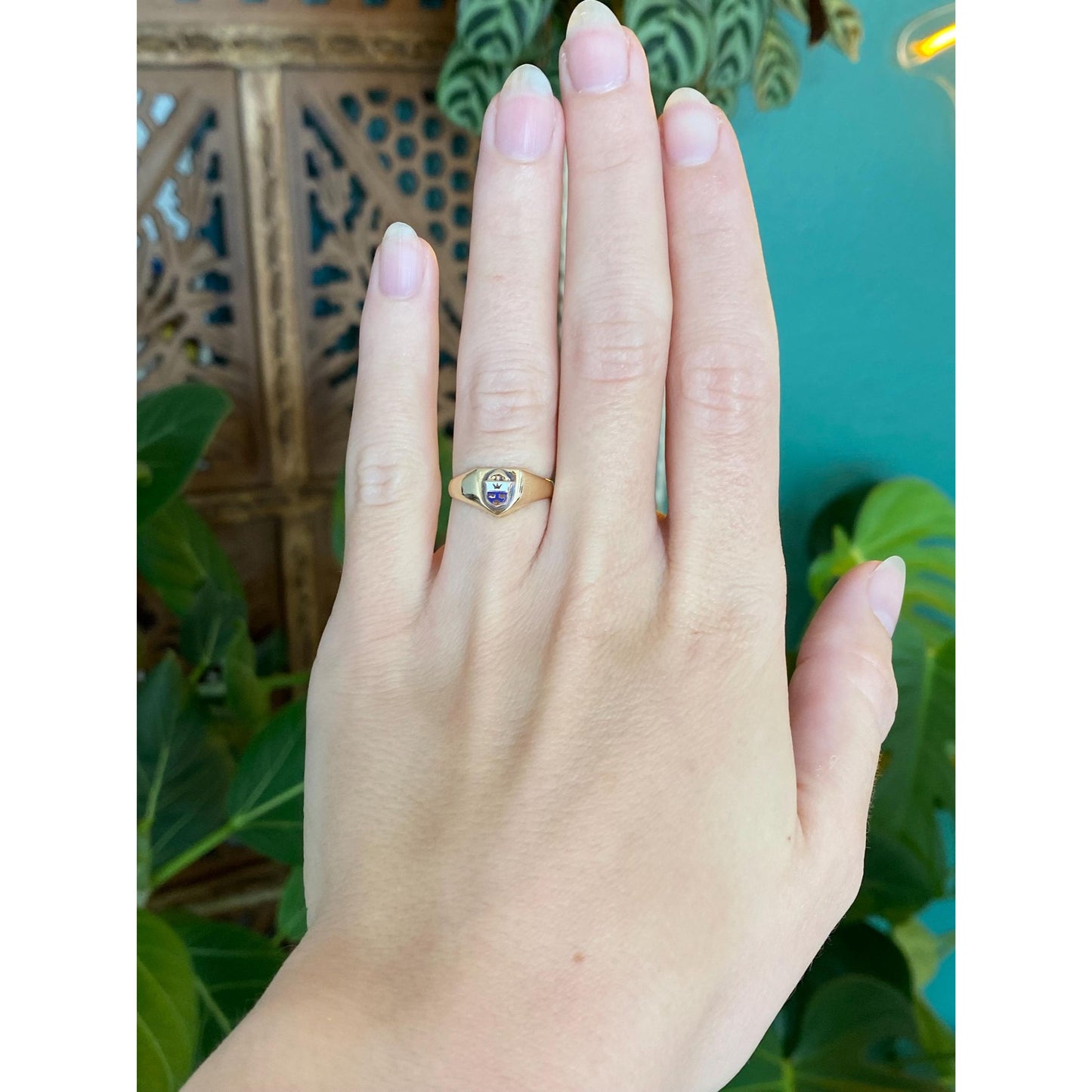 Vintage Solid 10k Yellow Gold Enamel Crest Signet Ring - Size 4.75