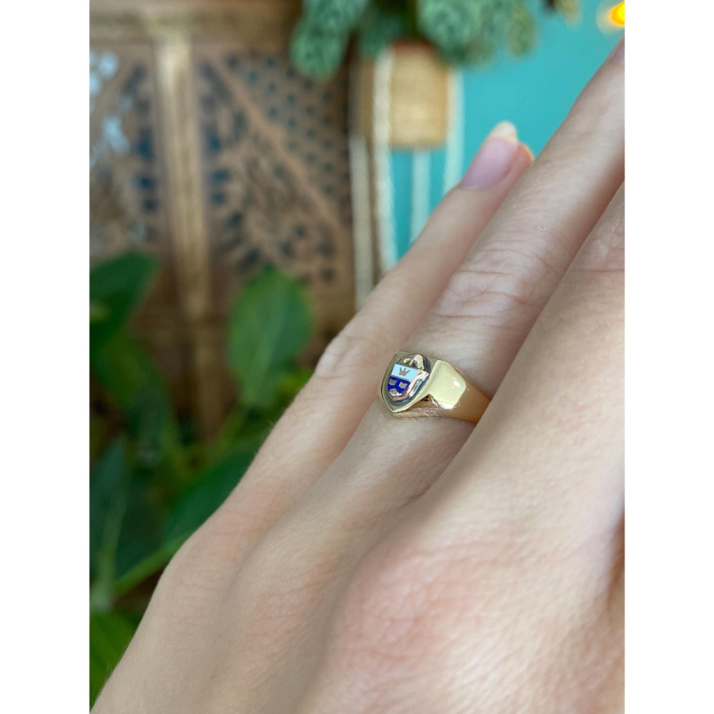 Vintage Solid 10k Yellow Gold Enamel Crest Signet Ring - Size 4.75