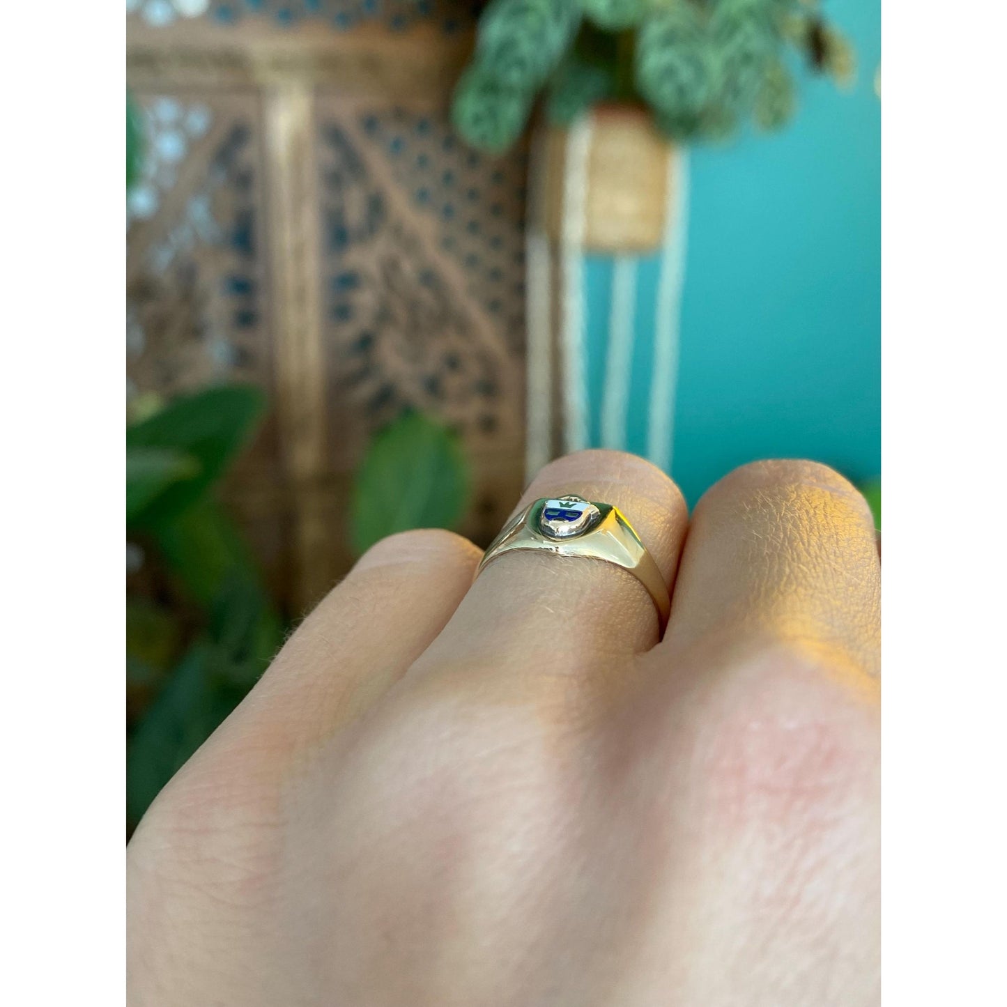 Vintage Solid 10k Yellow Gold Enamel Crest Signet Ring - Size 4.75