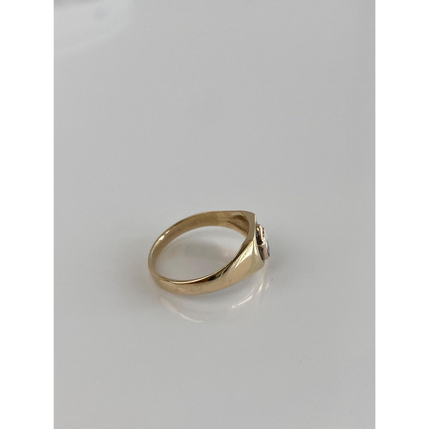 Vintage Solid 10k Yellow Gold Enamel Crest Signet Ring - Size 4.75