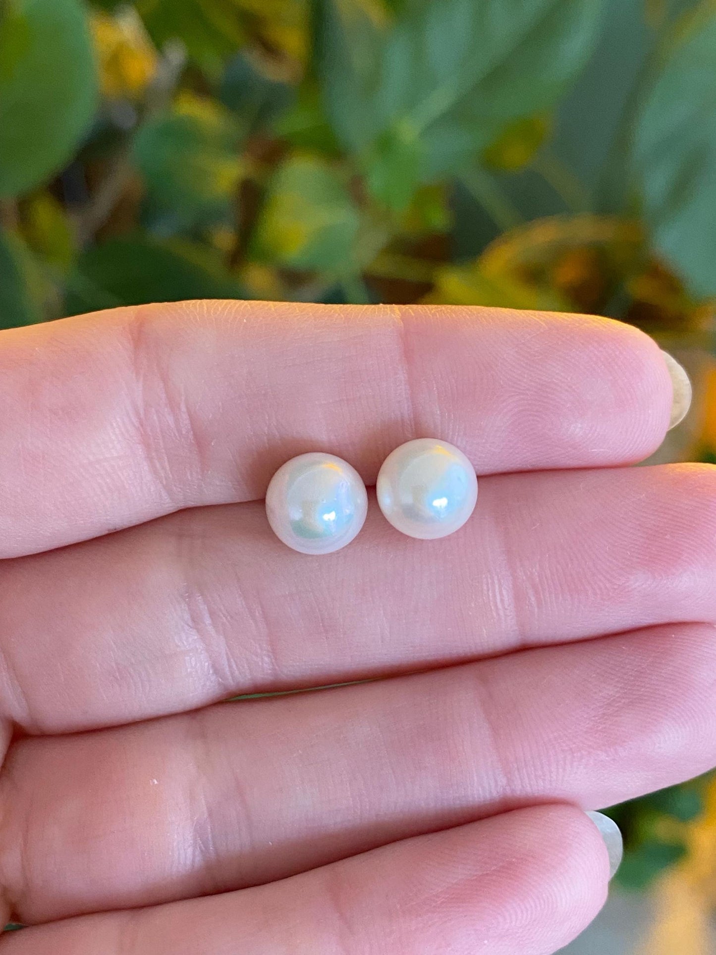 Vintage Solid 14k Yellow Gold Pearl Stud Earrings