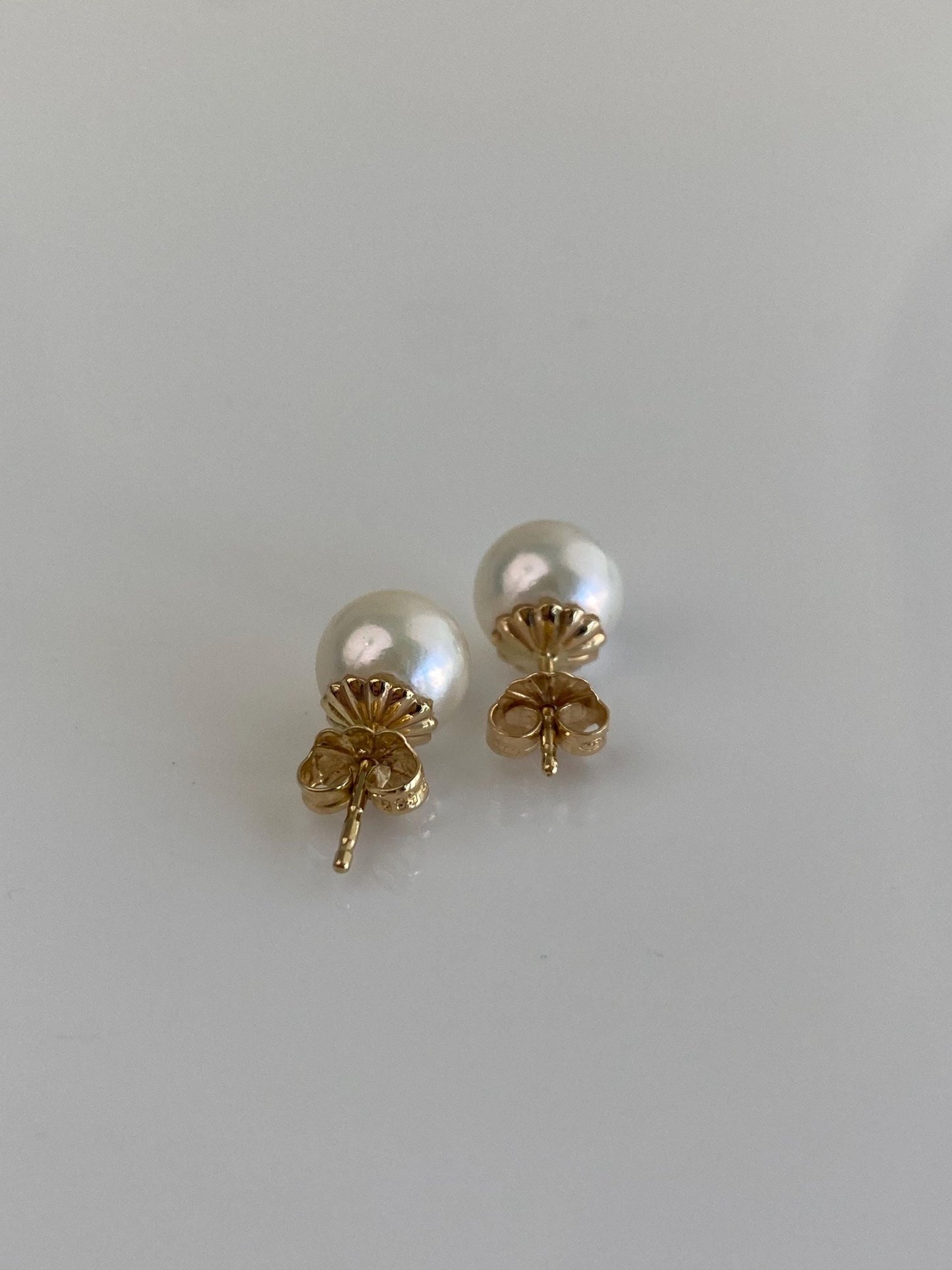 Vintage Solid 14k Yellow Gold Pearl Stud Earrings