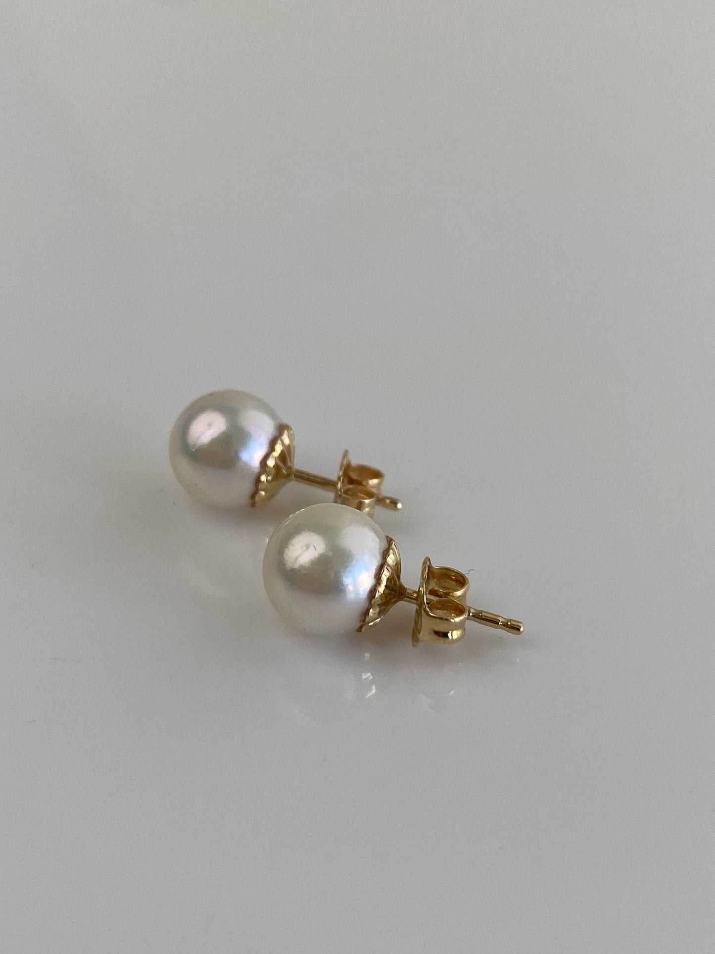 Vintage Solid 14k Yellow Gold Pearl Stud Earrings