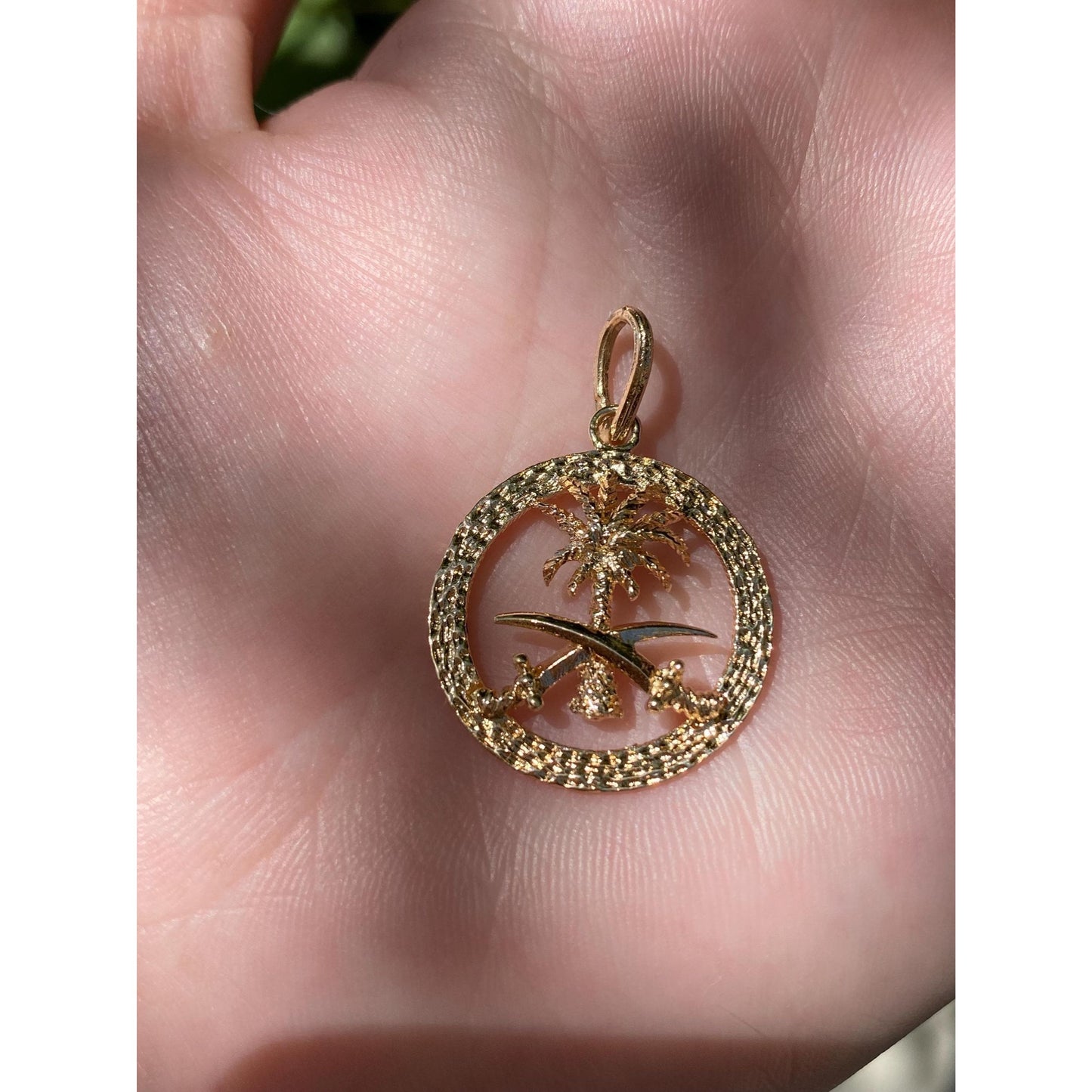 Vintage Solid 18k Yellow Gold Saudi Arabian National Emblem Charm