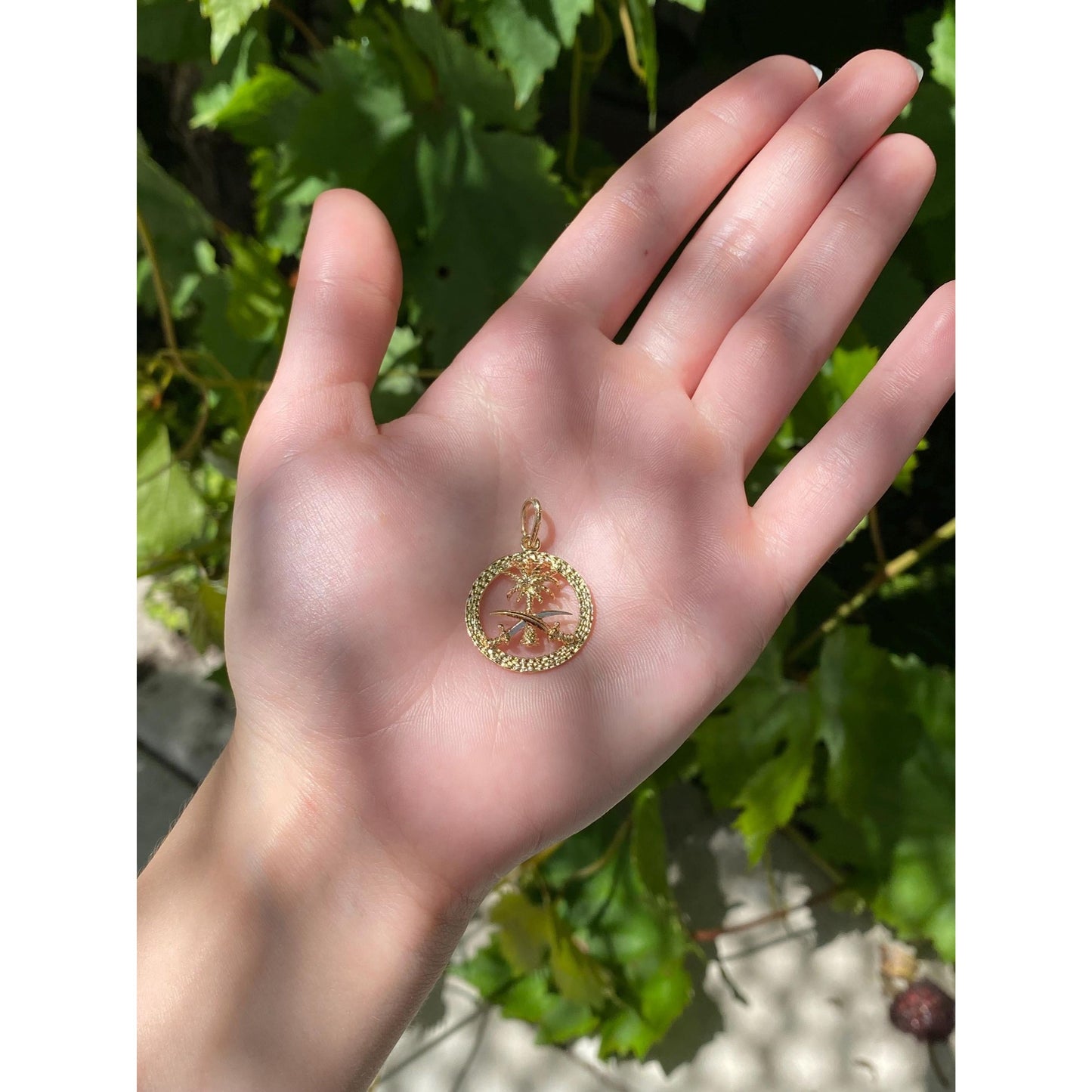 Vintage Solid 18k Yellow Gold Saudi Arabian National Emblem Charm