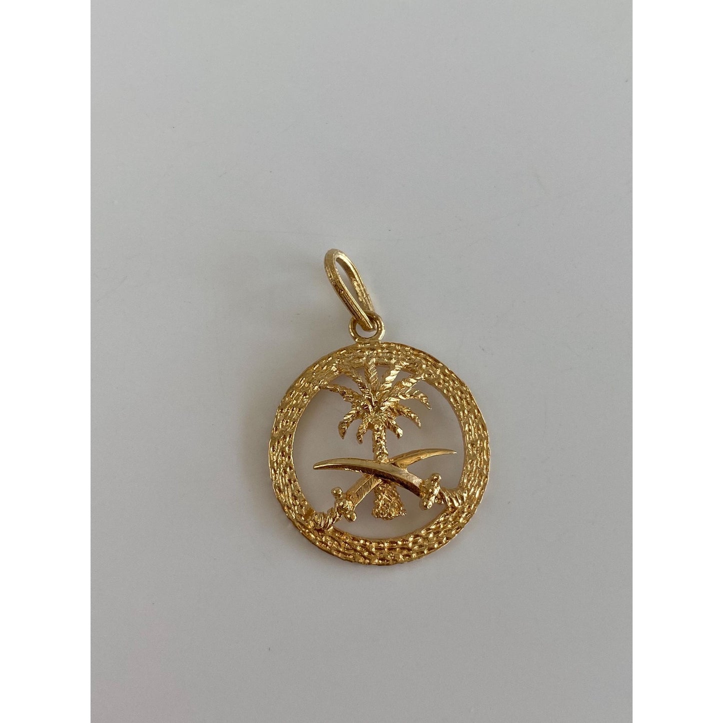 Vintage Solid 18k Yellow Gold Saudi Arabian National Emblem Charm