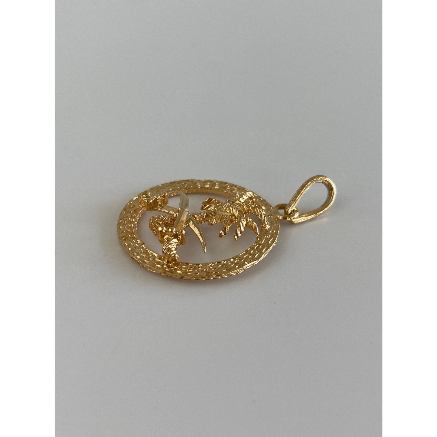 Vintage Solid 18k Yellow Gold Saudi Arabian National Emblem Charm