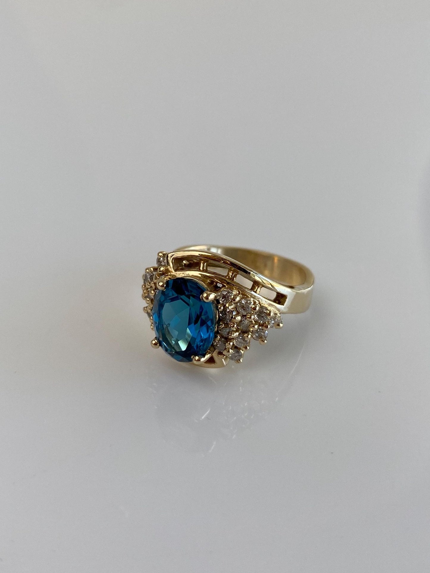 Vintage Solid 14k Yellow Gold Diamond Topaz Ring - Size 6.25