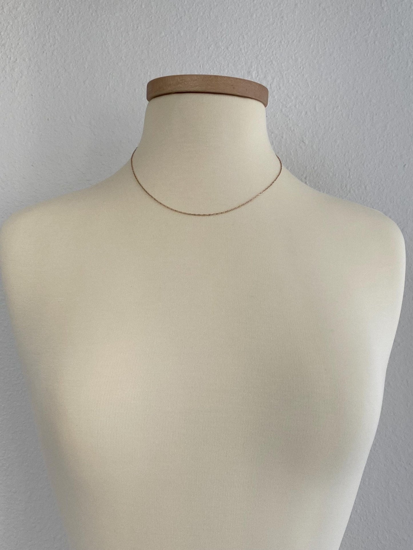 Vintage Solid 10k Yellow Gold Elongated Cable Chain Necklace - 17.75 inches