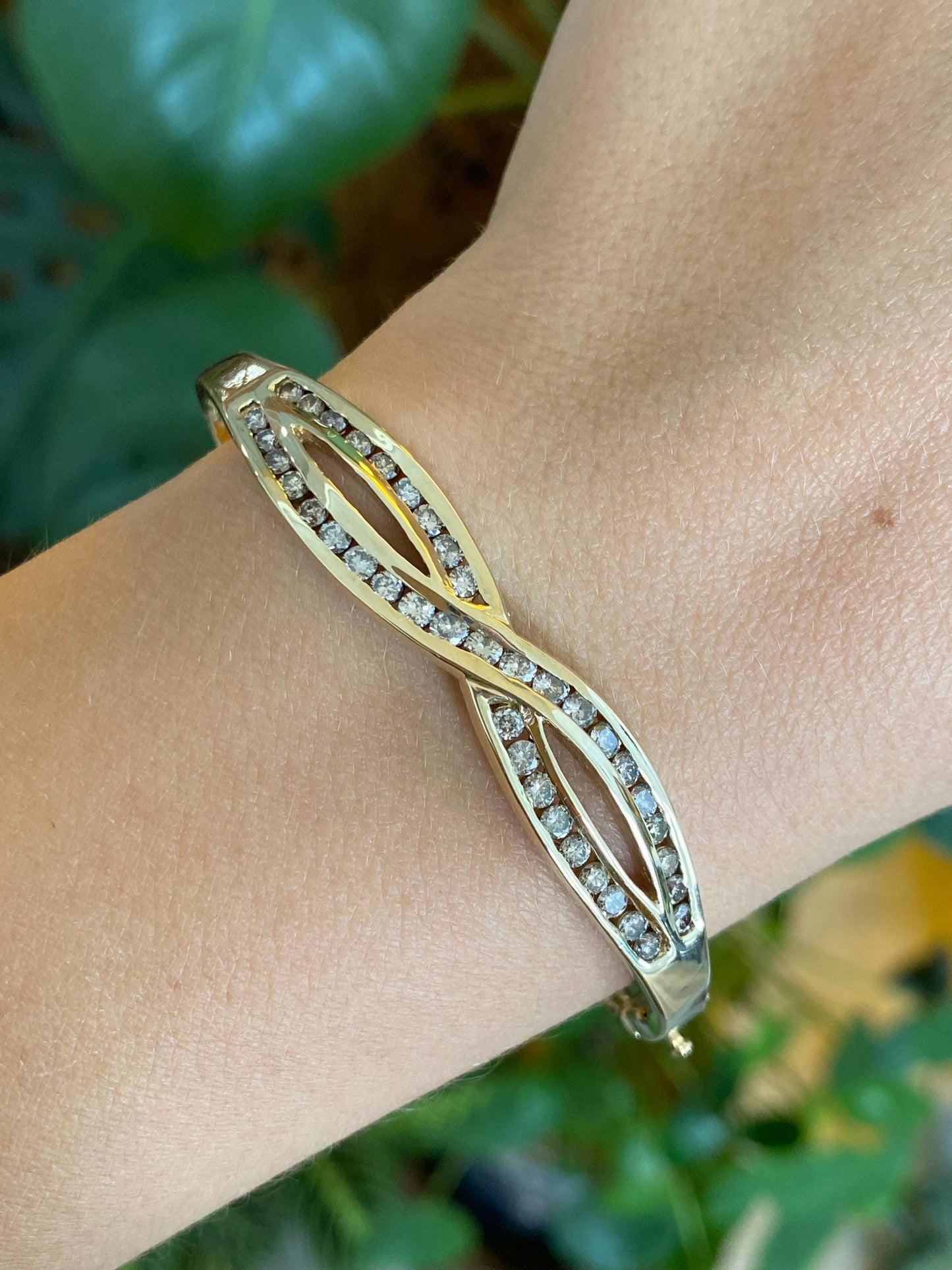 Vintage Solid 14k Yellow Gold Diamonds Twist Design Bangle Bracelet - 6 1/2 Inches