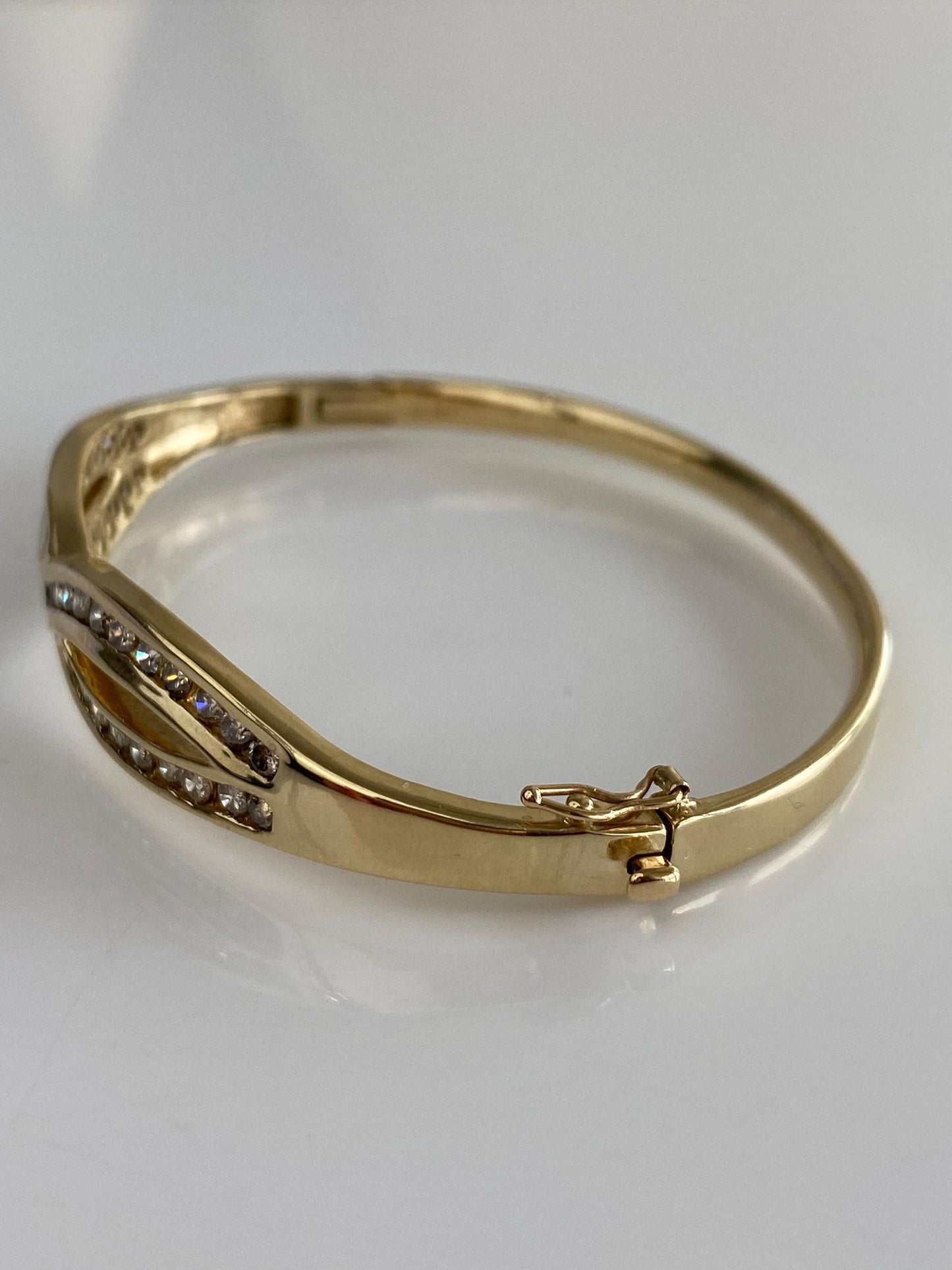 Vintage Solid 14k Yellow Gold Diamonds Twist Design Bangle Bracelet - 6 1/2 Inches