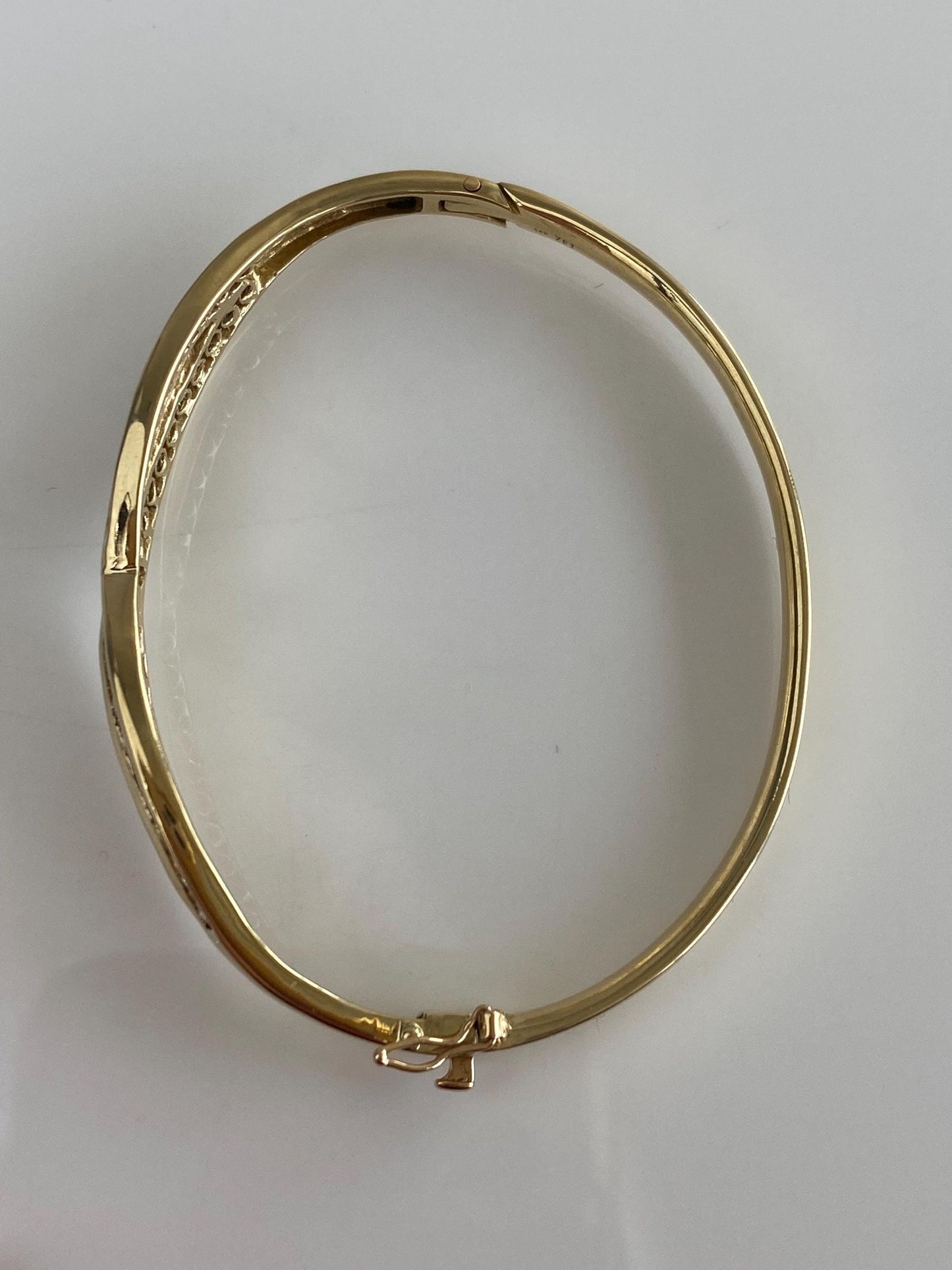 Vintage Solid 14k Yellow Gold Diamonds Twist Design Bangle Bracelet - 6 1/2 Inches