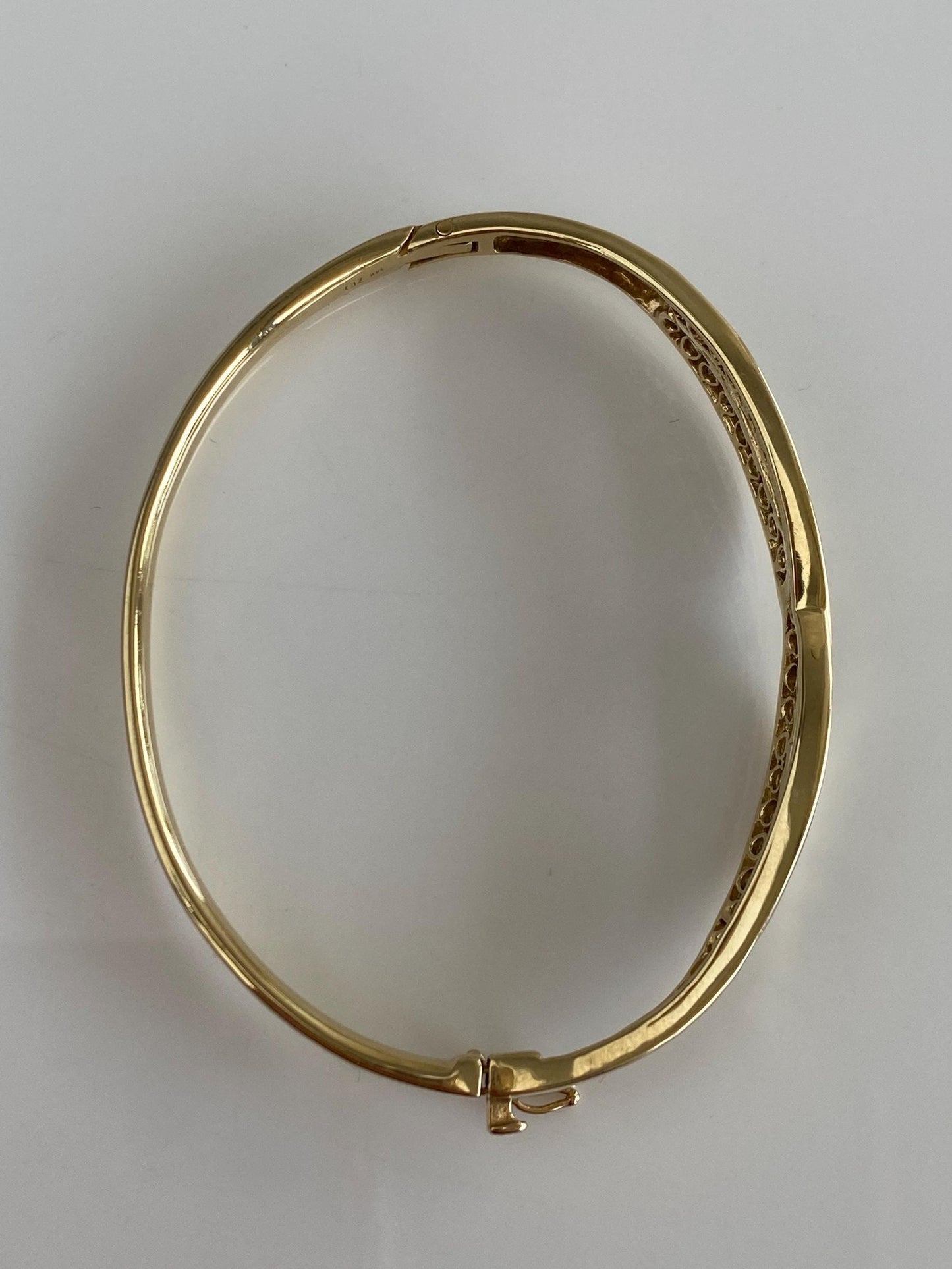 Vintage Solid 14k Yellow Gold Diamonds Twist Design Bangle Bracelet - 6 1/2 Inches