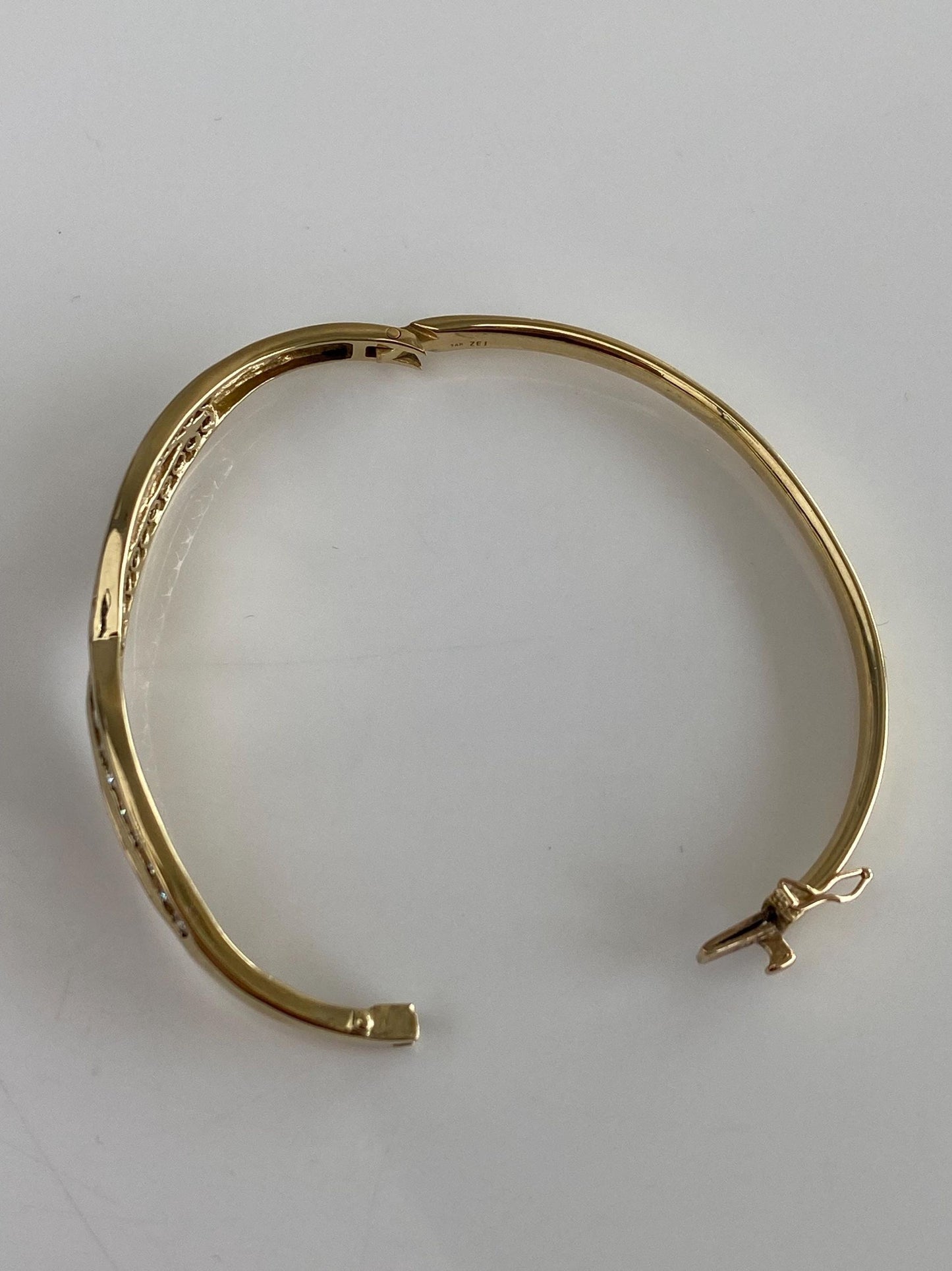 Vintage Solid 14k Yellow Gold Diamonds Twist Design Bangle Bracelet - 6 1/2 Inches