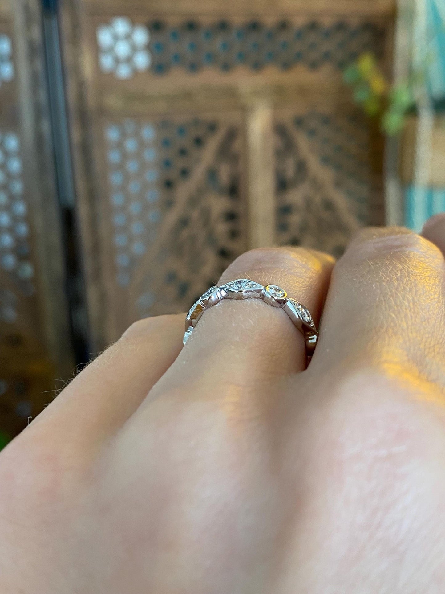 Vintage Solid 14k White Gold Diamond Shaped Ring Band - Size 5