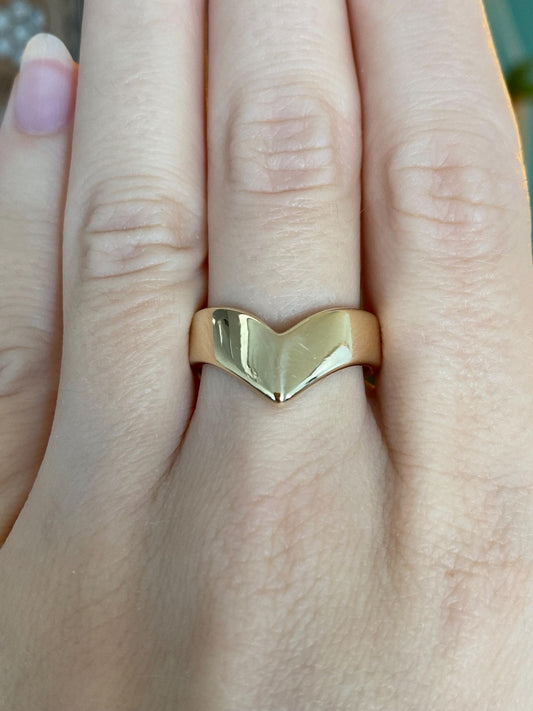 Vintage Solid 14k Yellow Gold Chevron Ring - Size 8.5