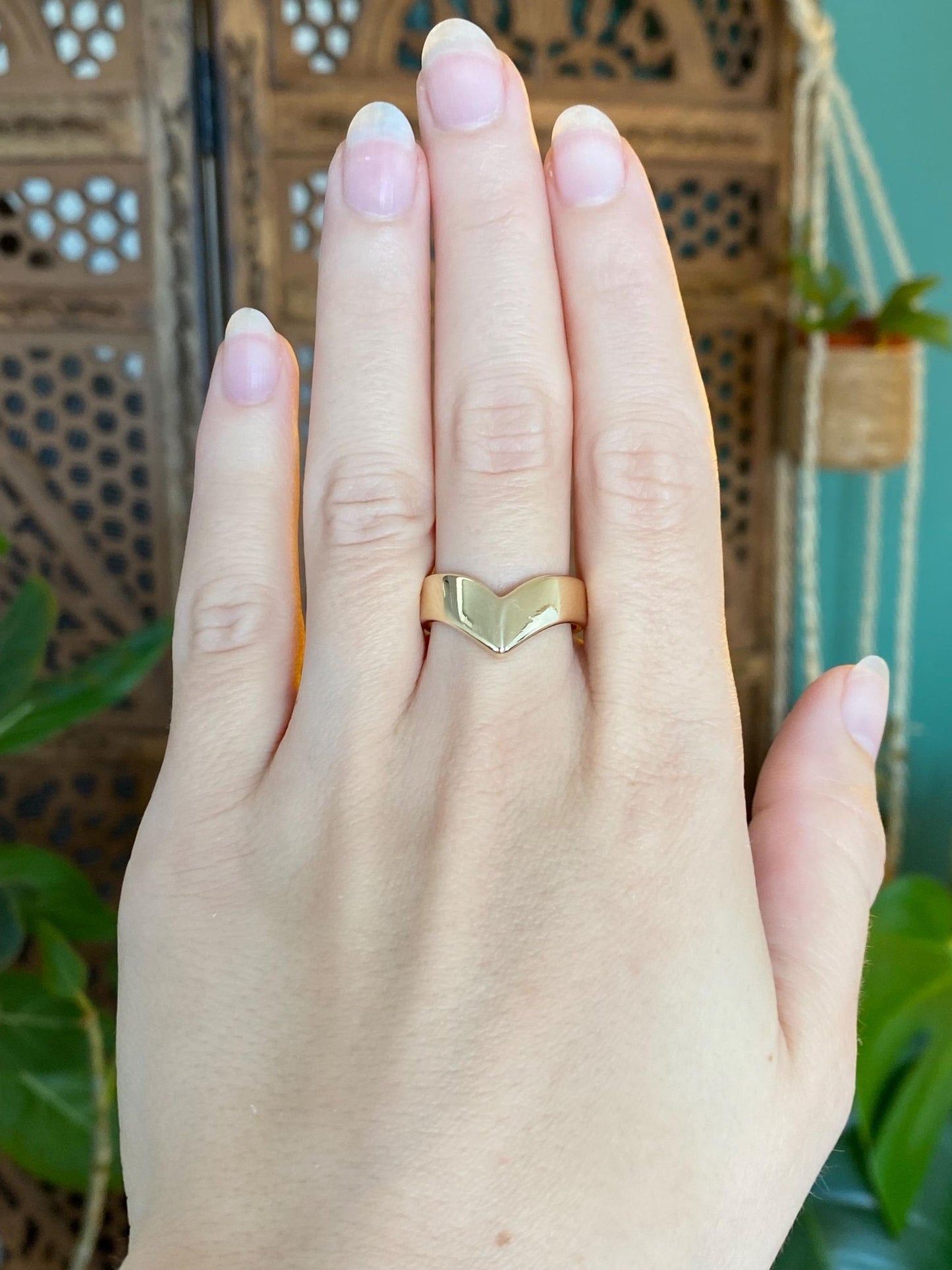 Vintage Solid 14k Yellow Gold Chevron Ring - Size 8.5