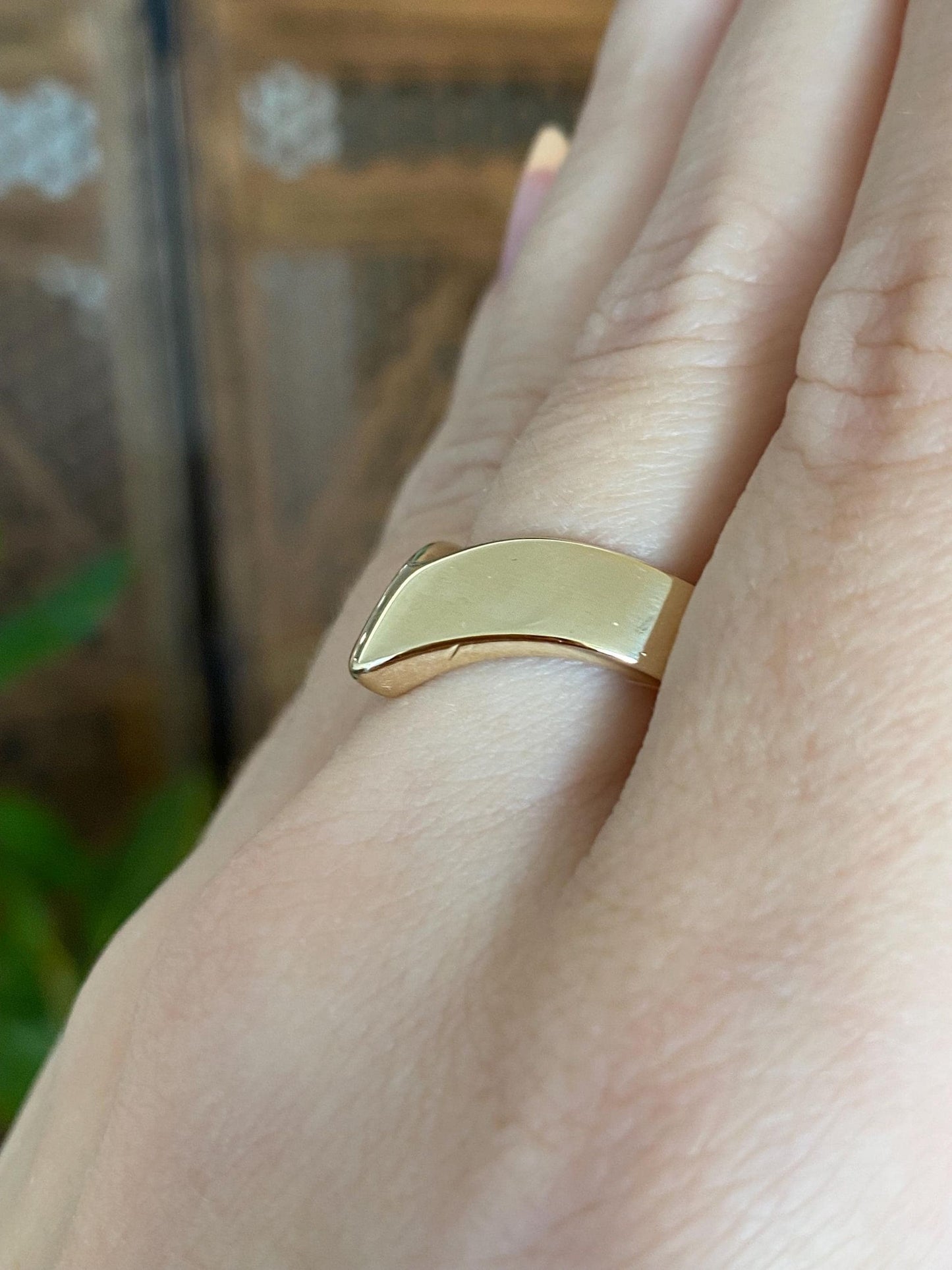 Vintage Solid 14k Yellow Gold Chevron Ring - Size 8.5