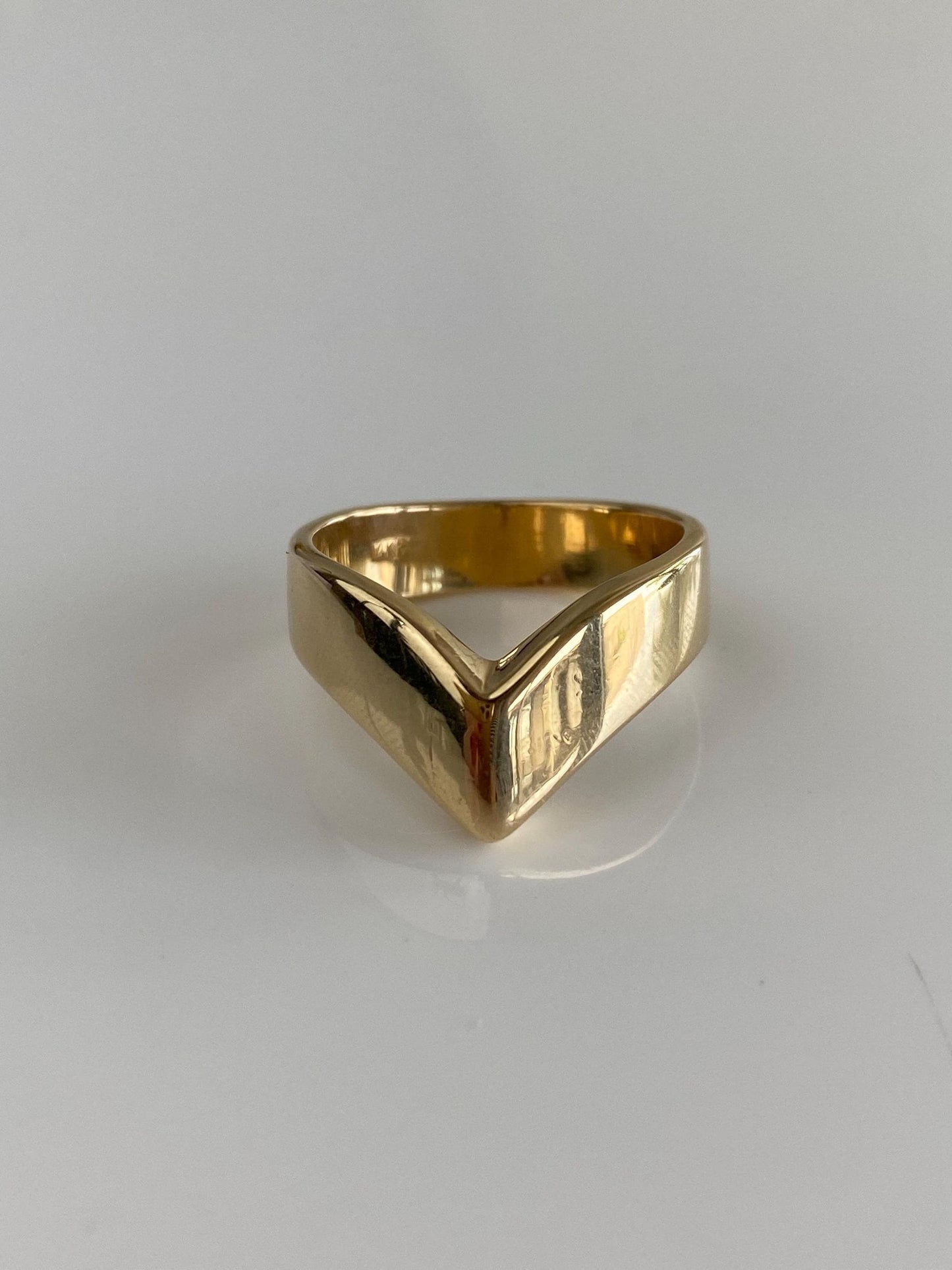 Vintage Solid 14k Yellow Gold Chevron Ring - Size 8.5