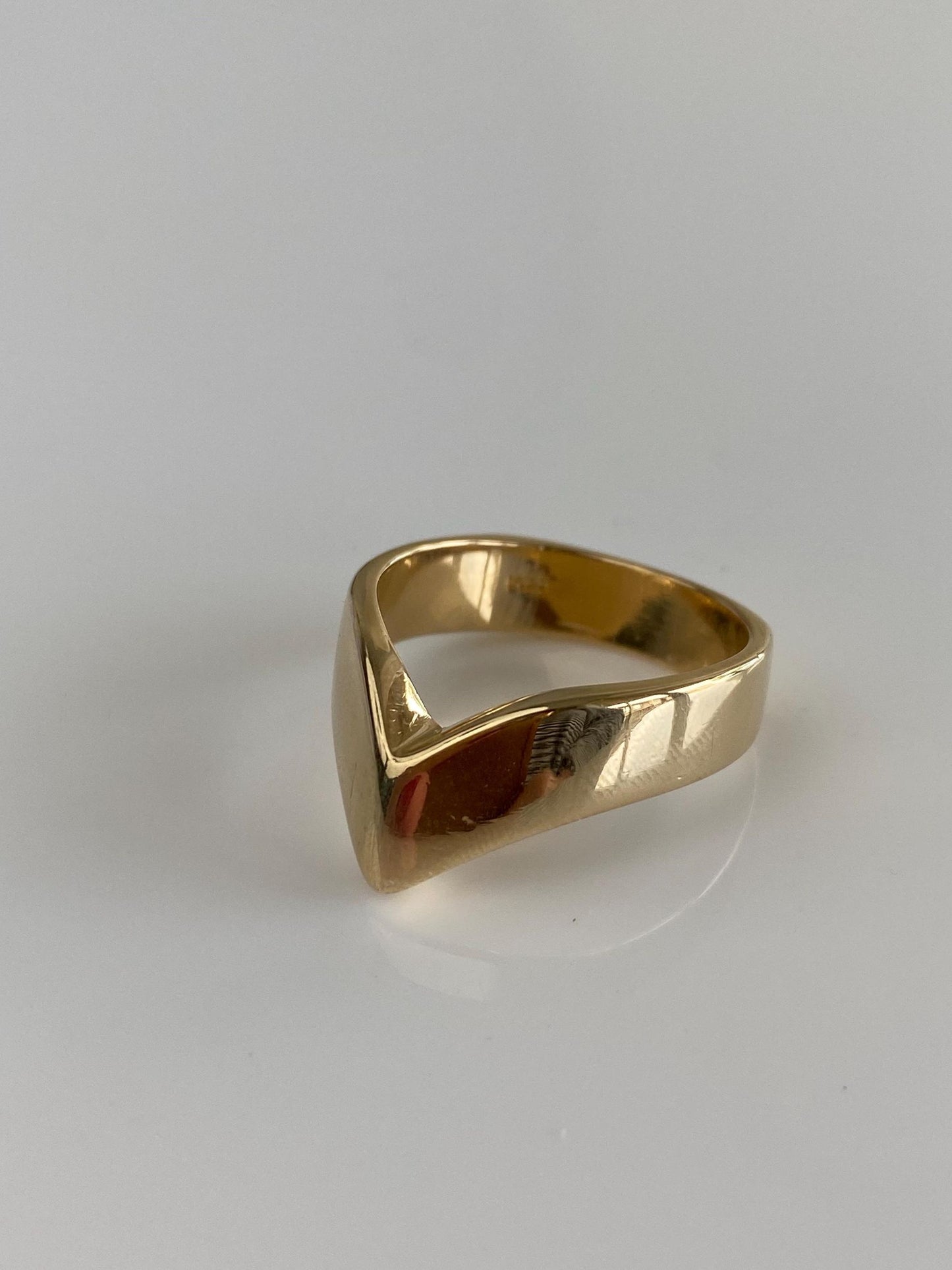 Vintage Solid 14k Yellow Gold Chevron Ring - Size 8.5