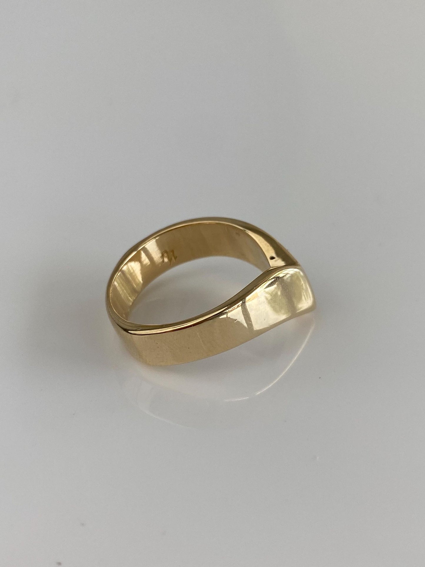 Vintage Solid 14k Yellow Gold Chevron Ring - Size 8.5