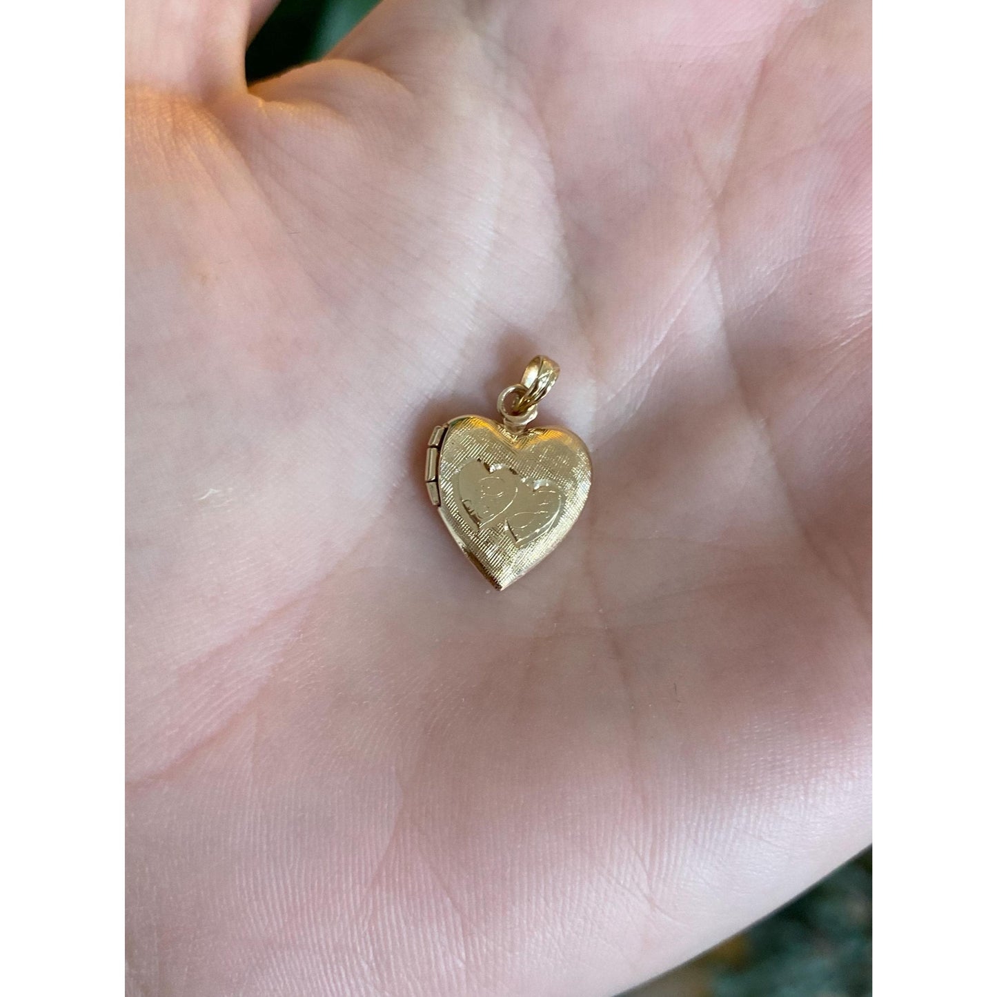 Vintage Solid 14k Yellow Gold Hearts Design Heart Locket Charm