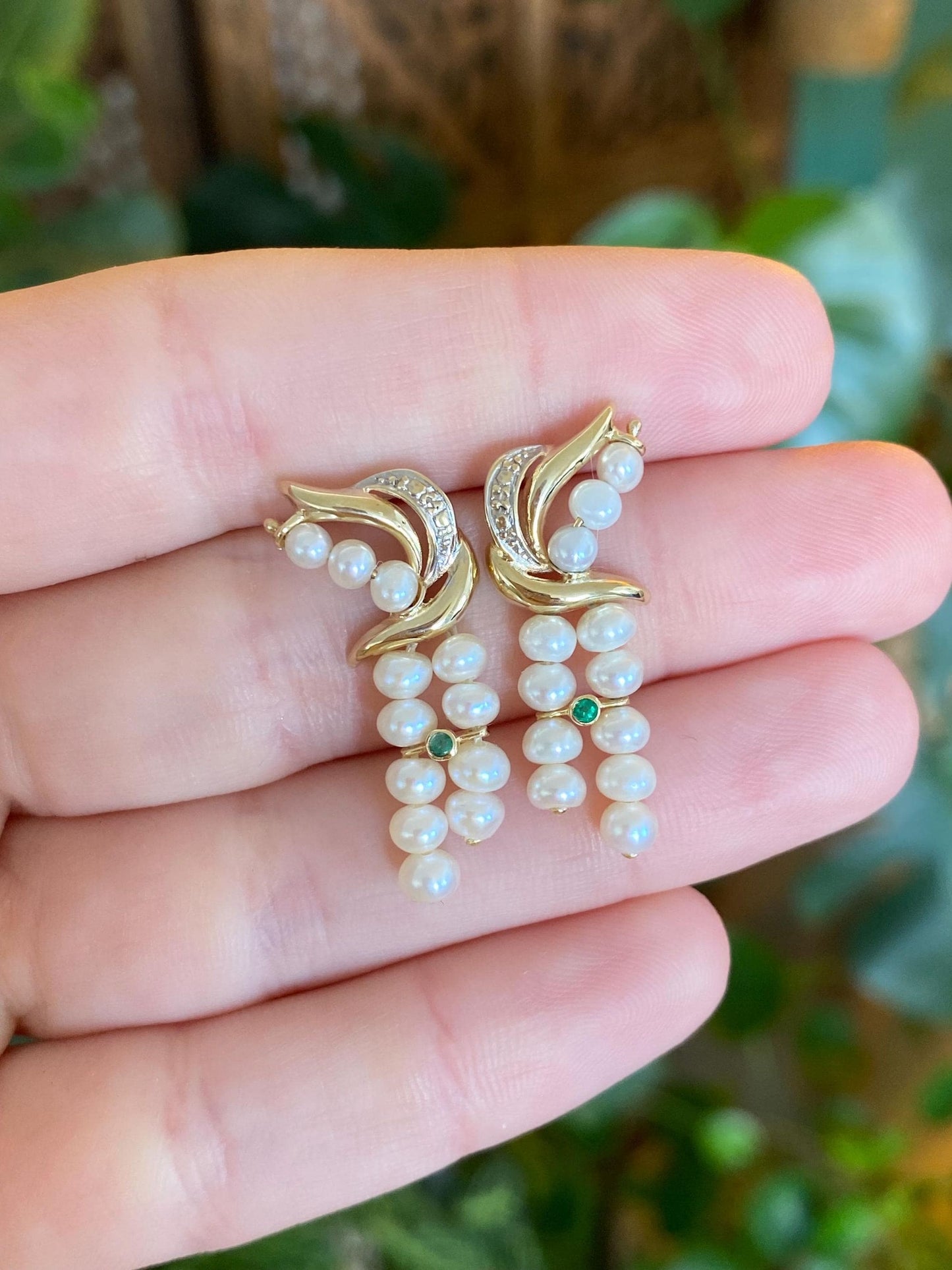 Vintage Solid 14k Yellow Gold Emerald Pearls Fringe Dangle Stud Earrings
